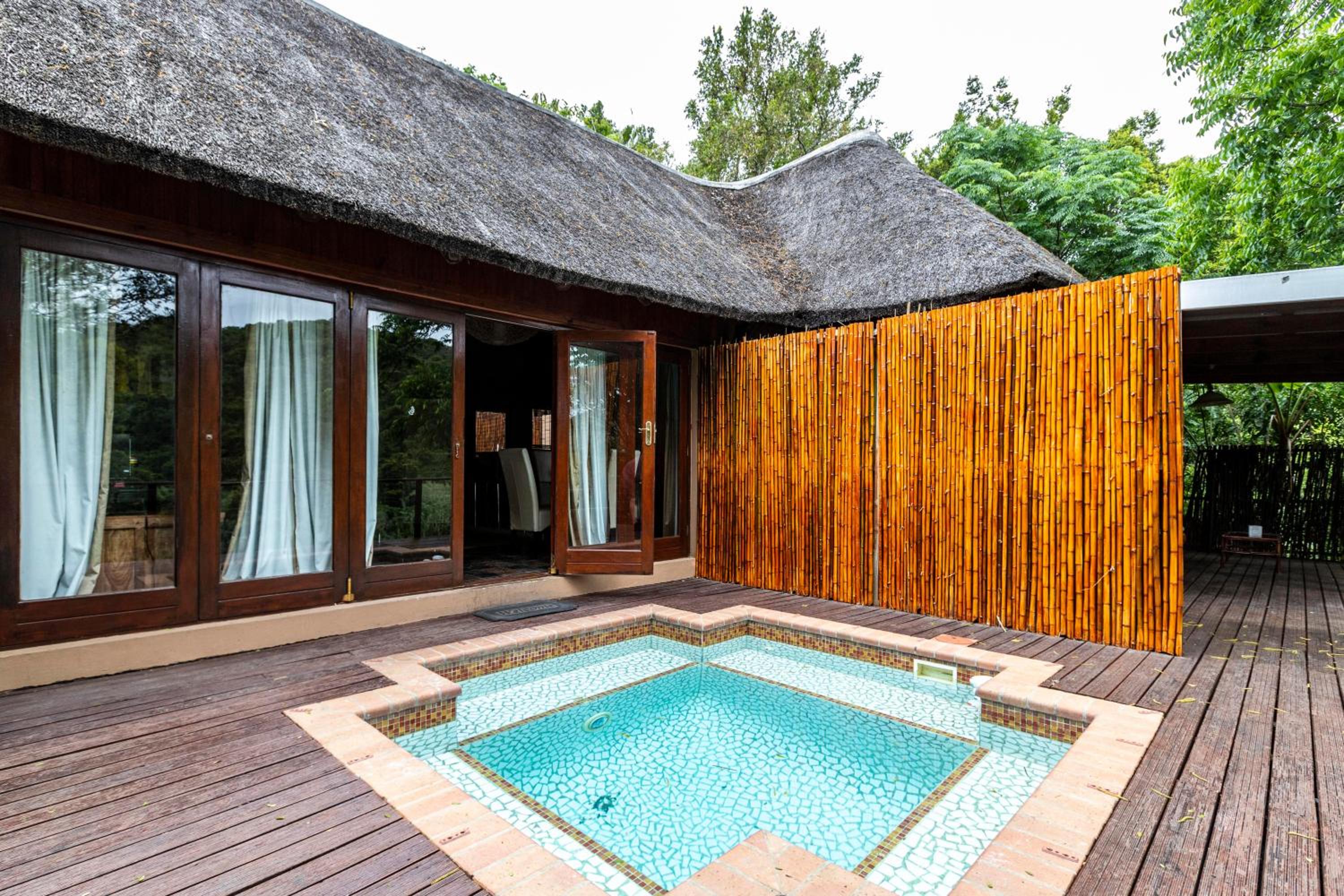 Fish Eagle Manor