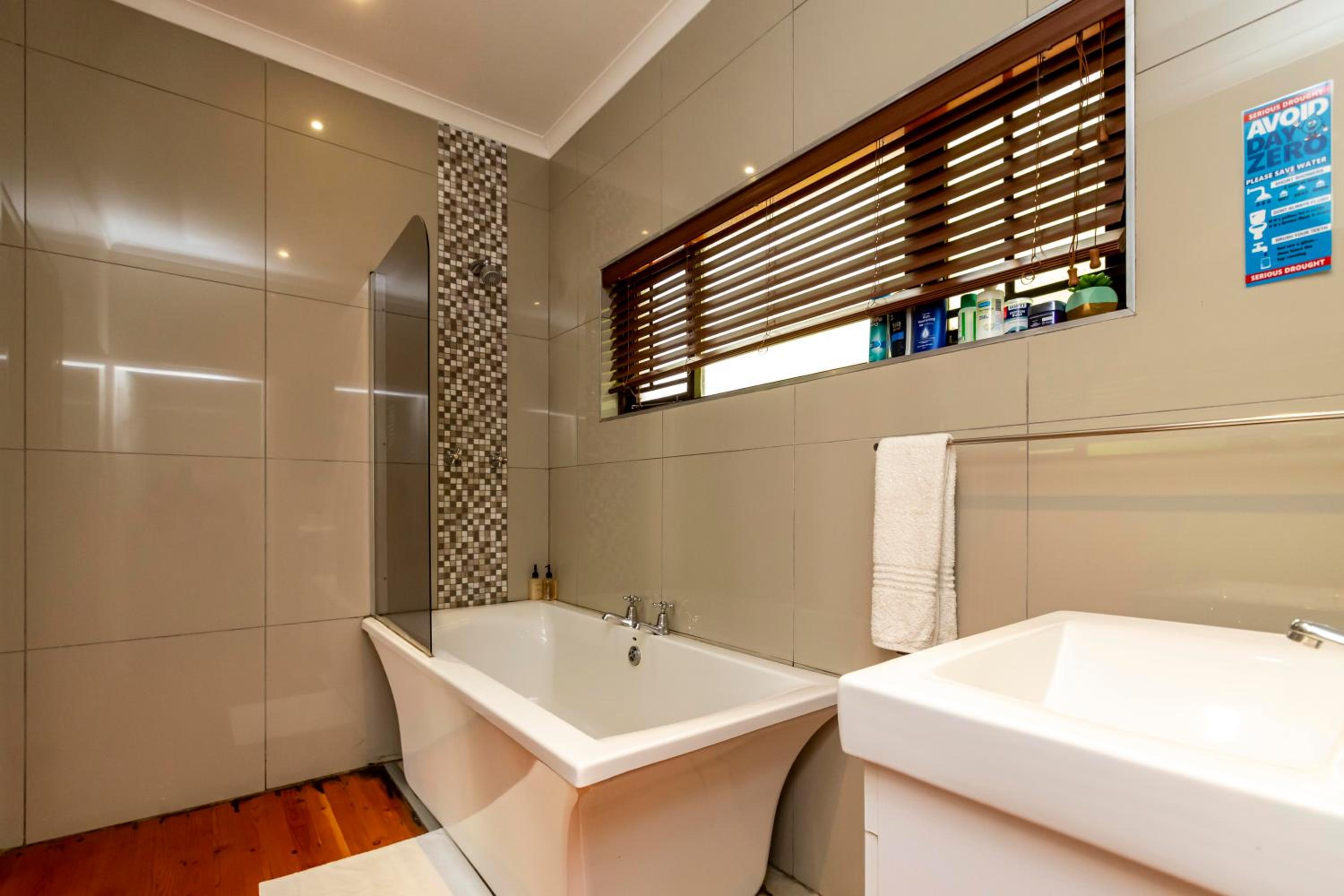 Fish Eagle Manor