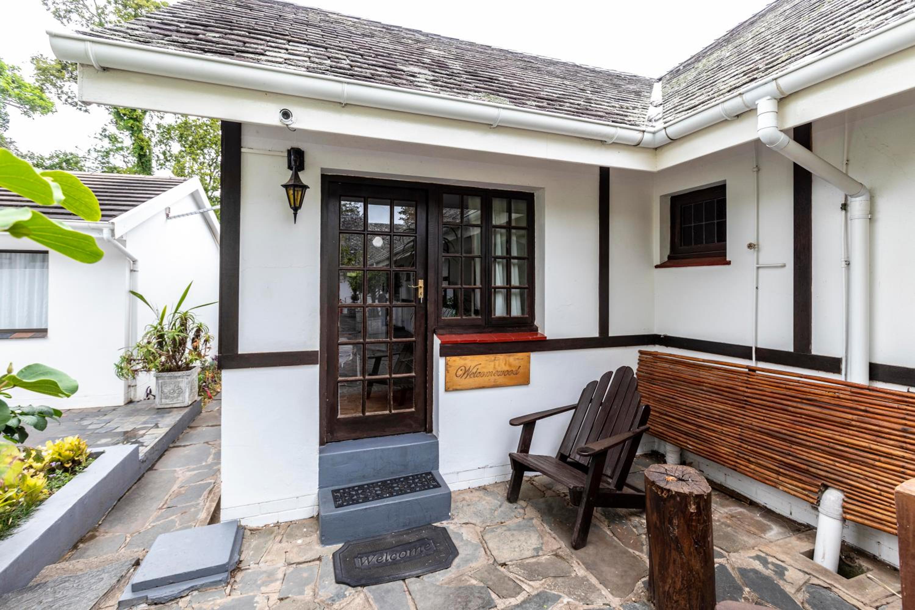Fish Eagle Manor