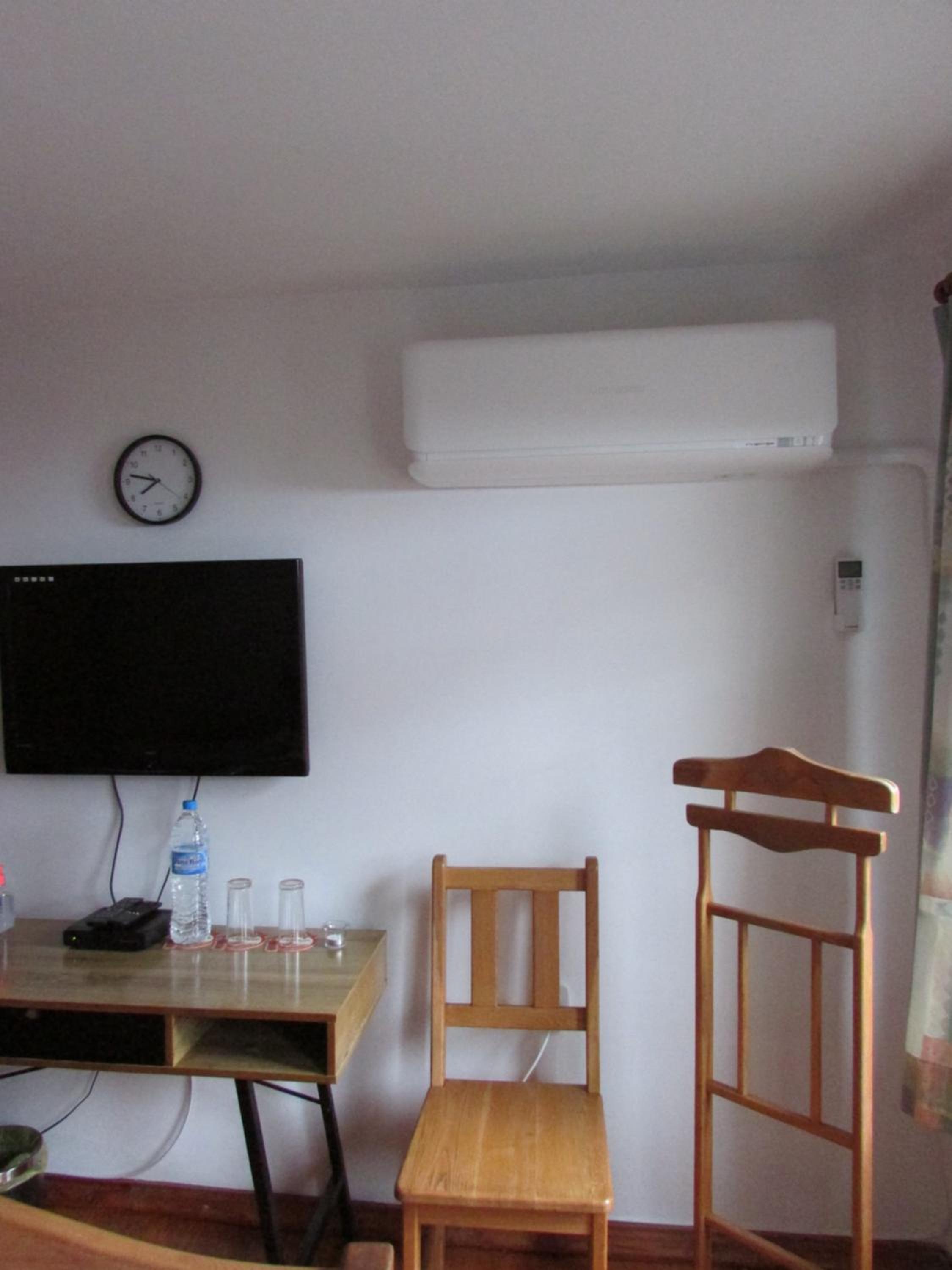 Home with the veranda (B&B) free parking
