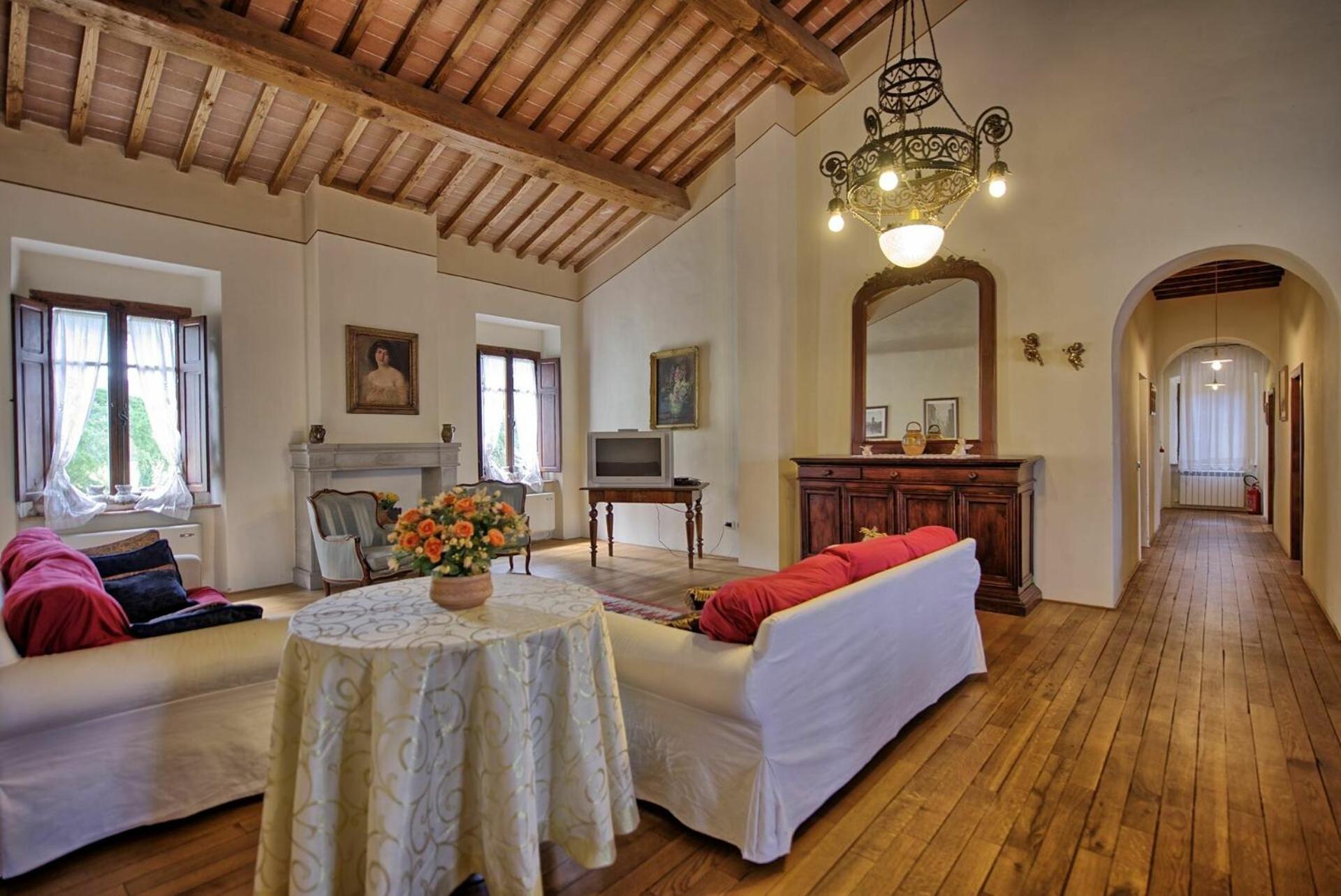 Villa Capolona by PosarelliVillas