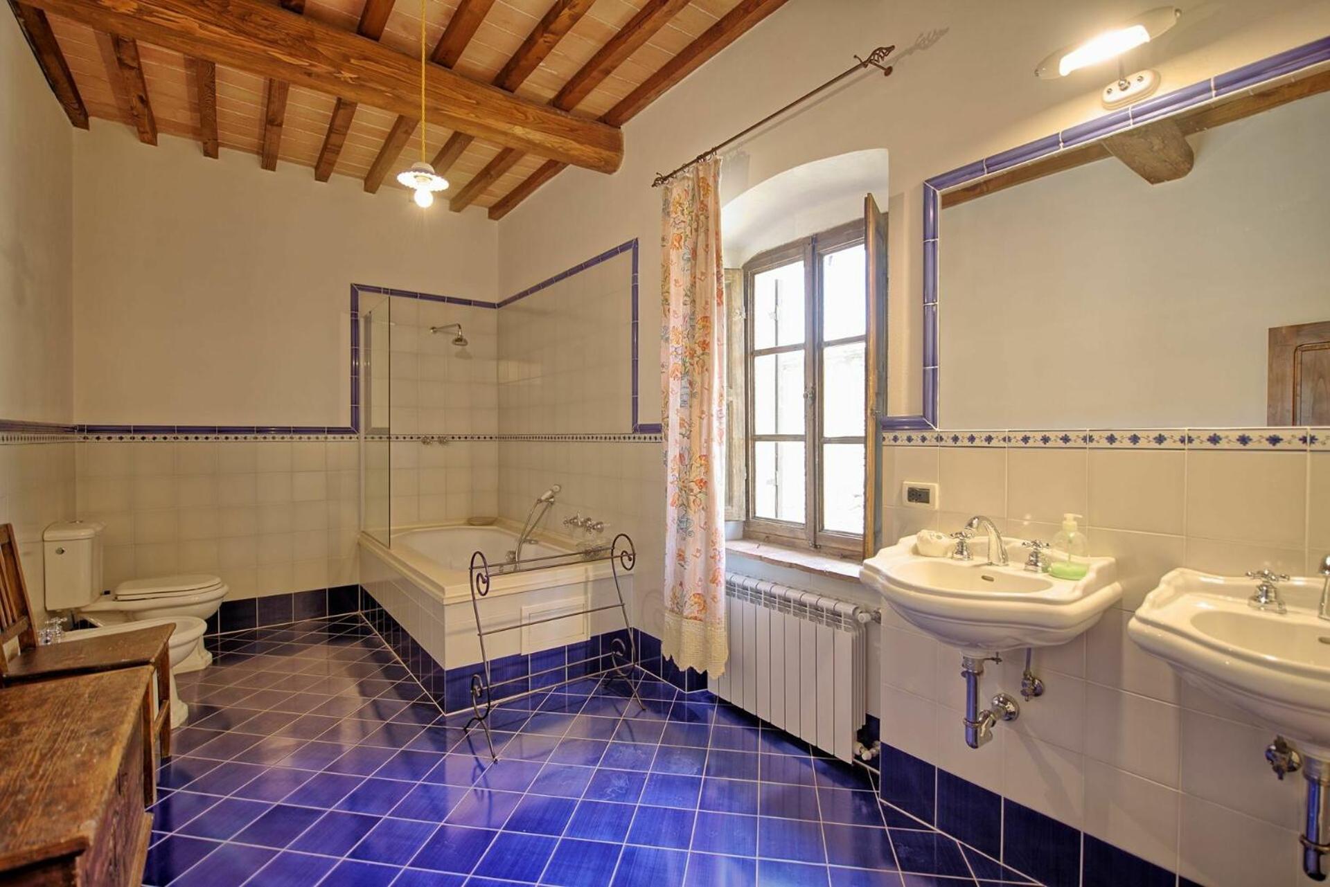 Villa Capolona by PosarelliVillas