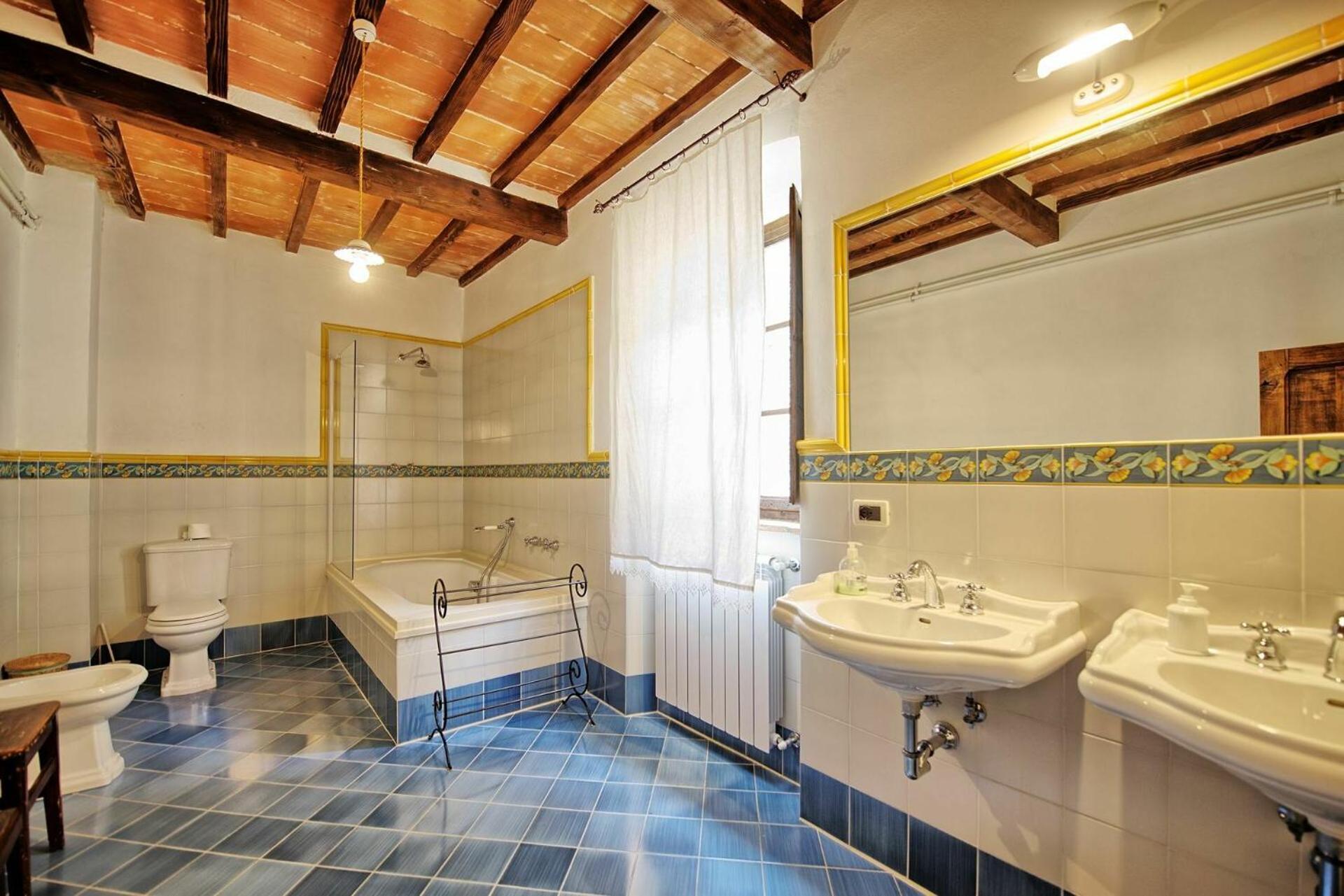 Villa Capolona by PosarelliVillas