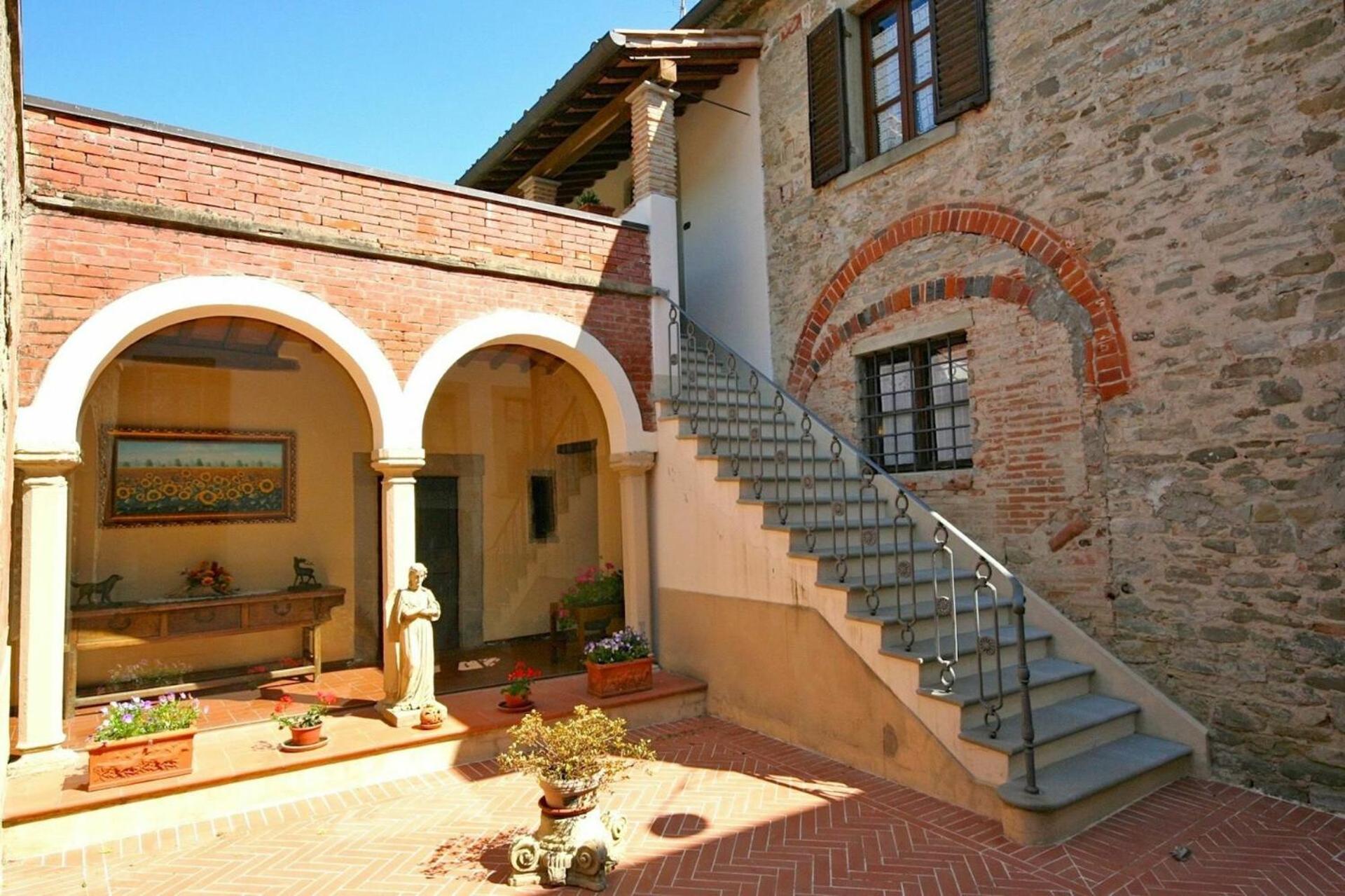 Villa Capolona by PosarelliVillas