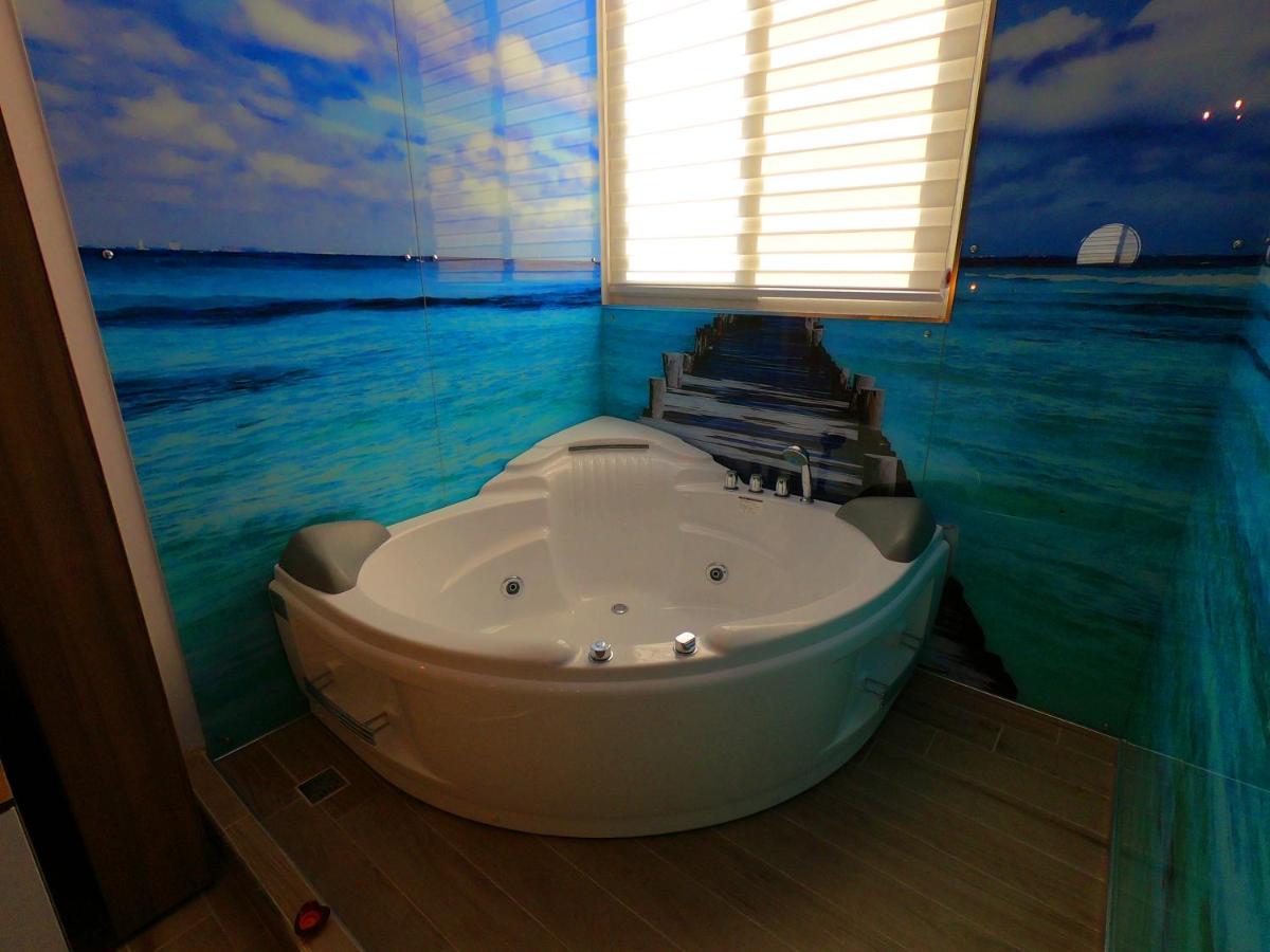 Jacuzzi