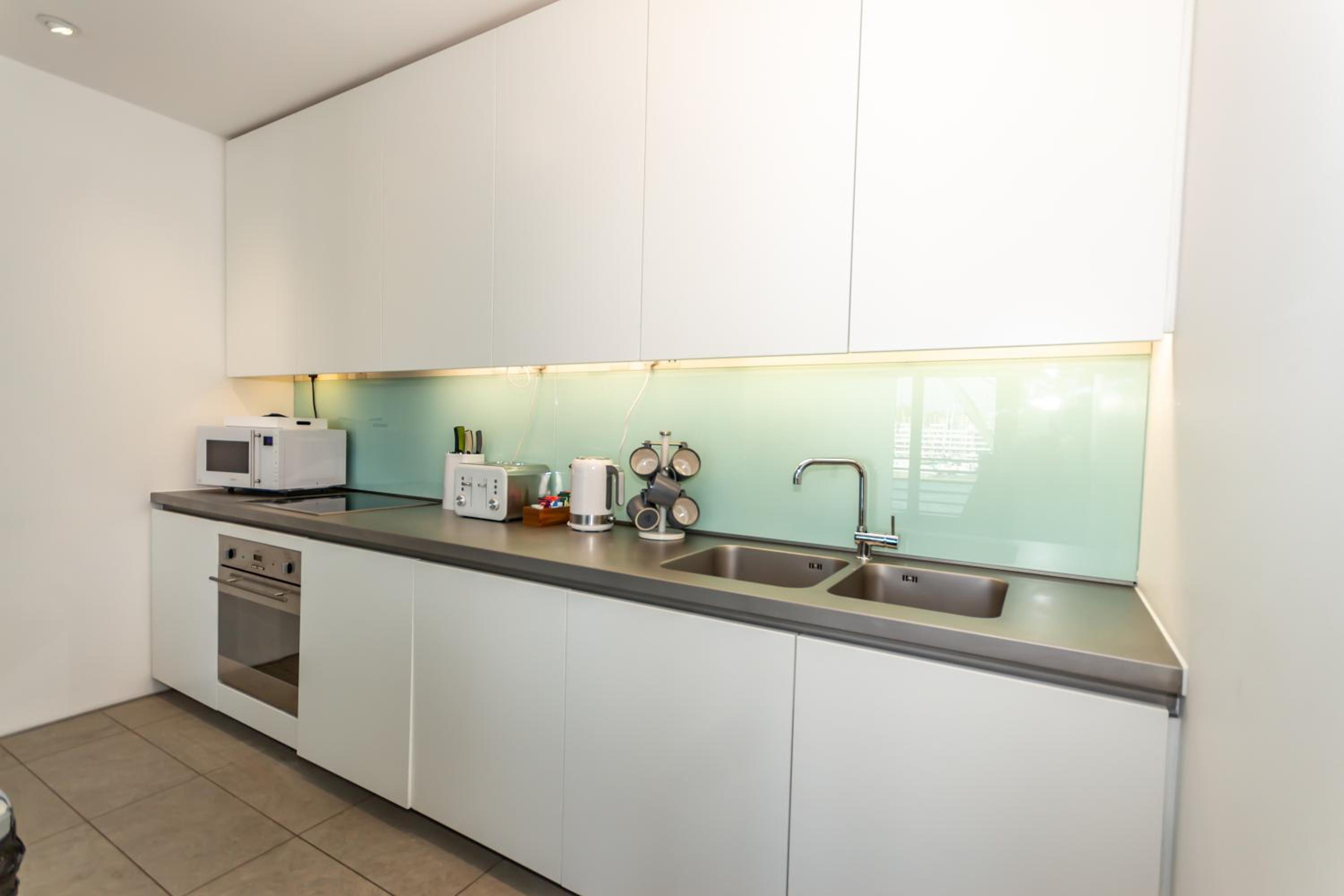 Spacious Modern Apartment 42 Brewhouse view 2