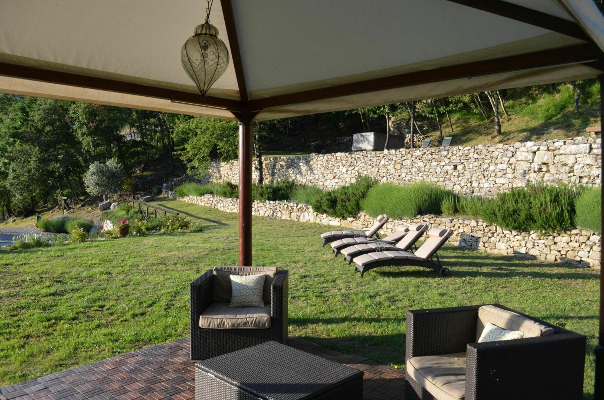 Villa Tenuta Lonciano by PosarelliVillas