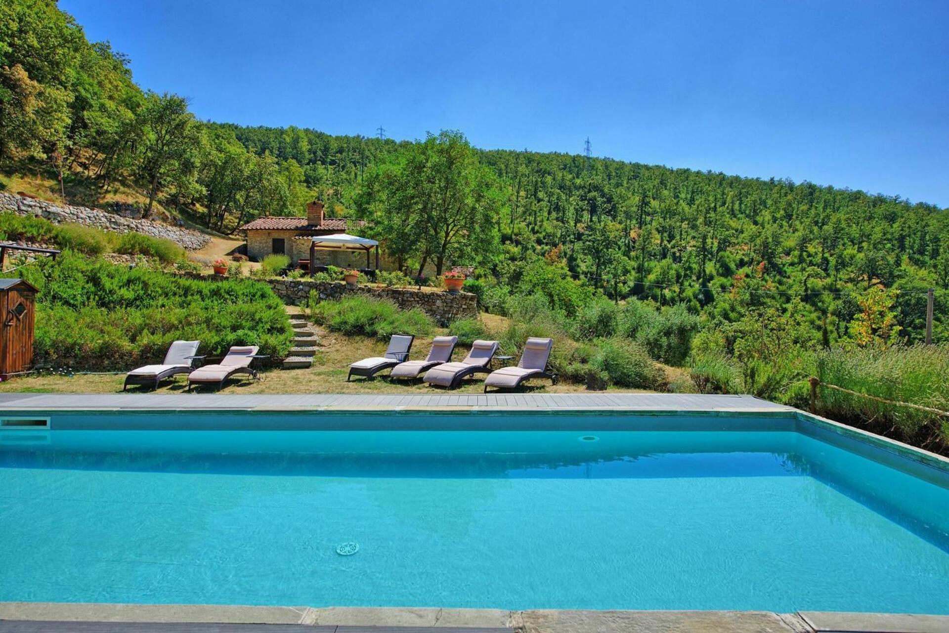 Villa Tenuta Lonciano by PosarelliVillas