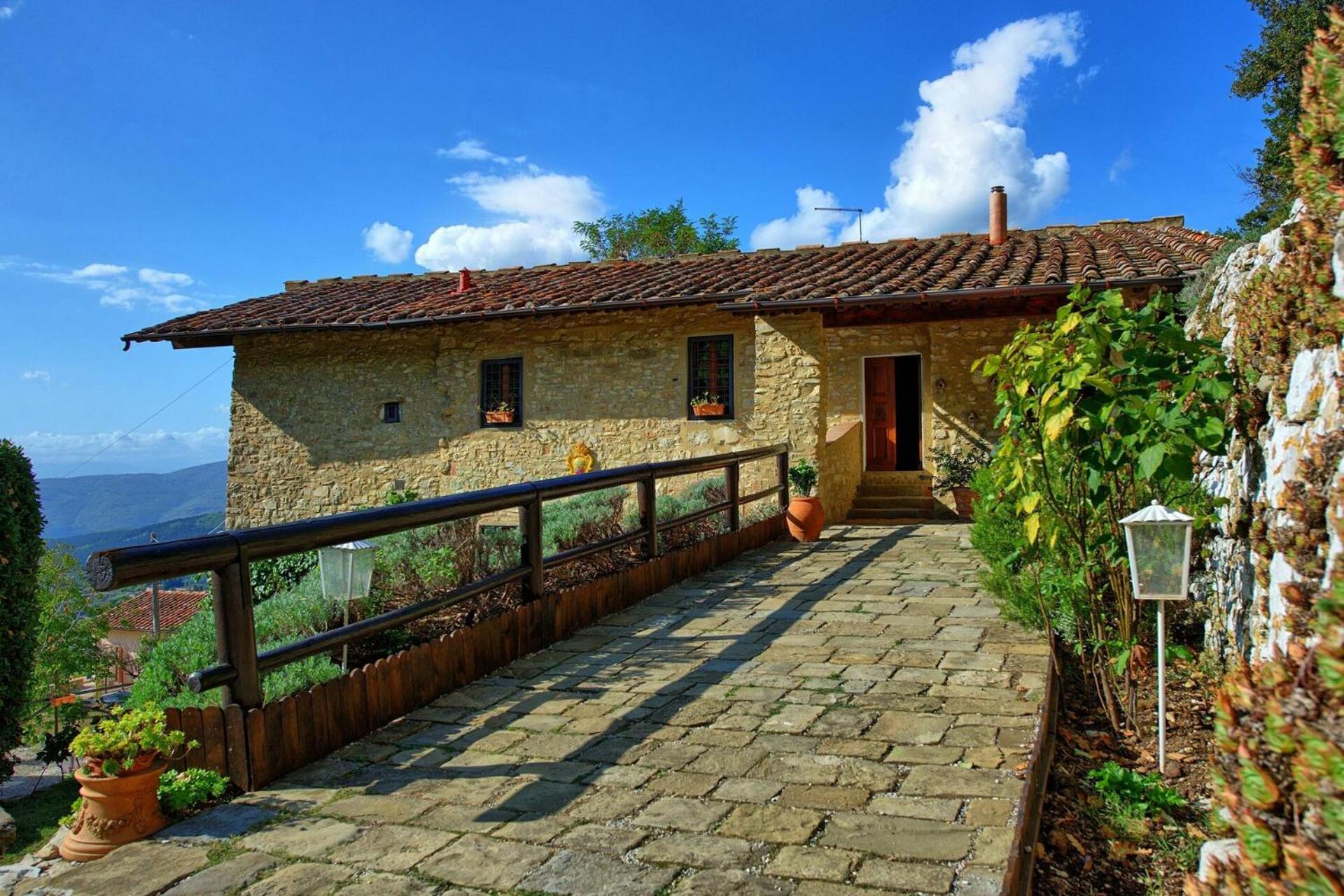 Villa Tenuta Lonciano by PosarelliVillas