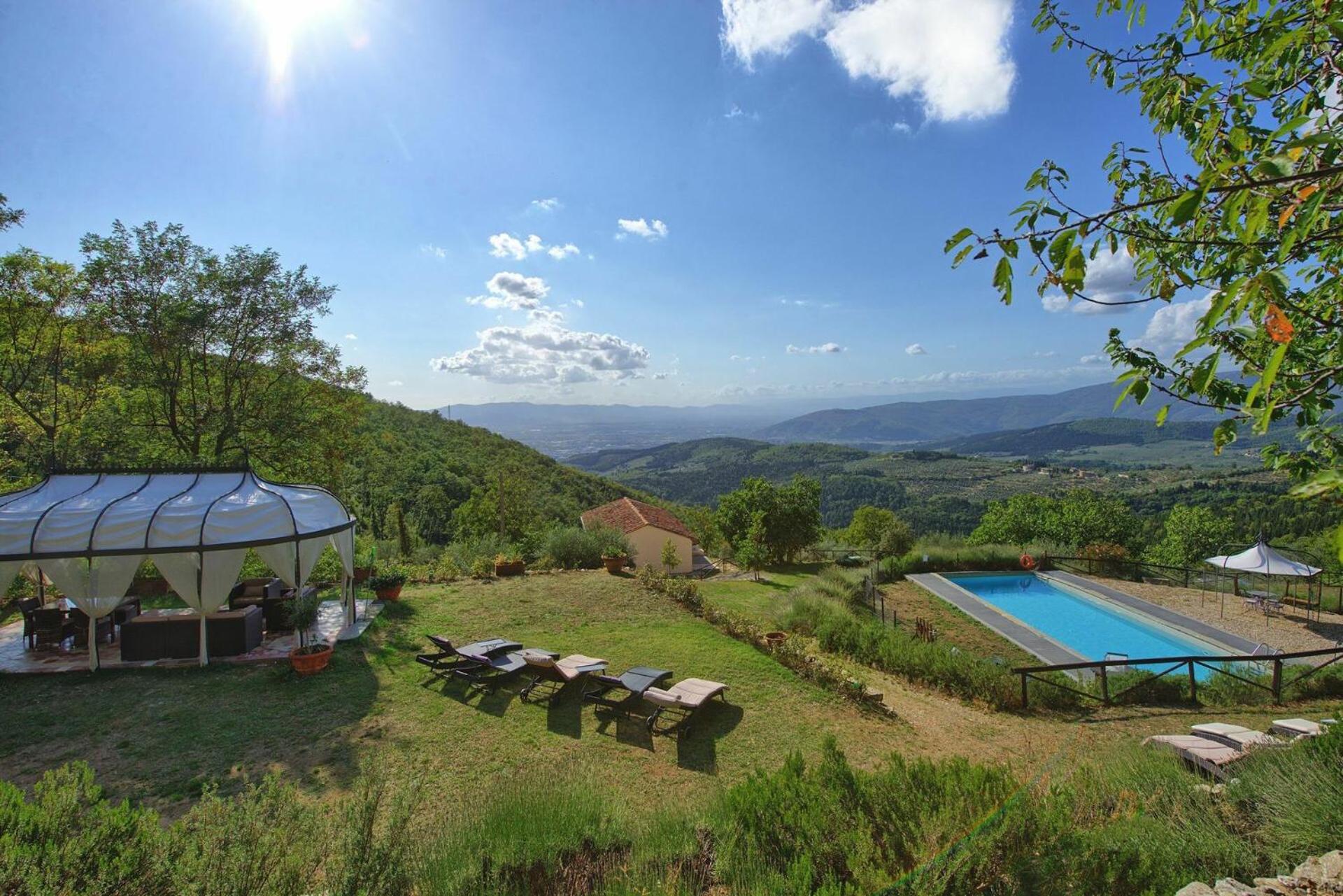 Villa Tenuta Lonciano by PosarelliVillas