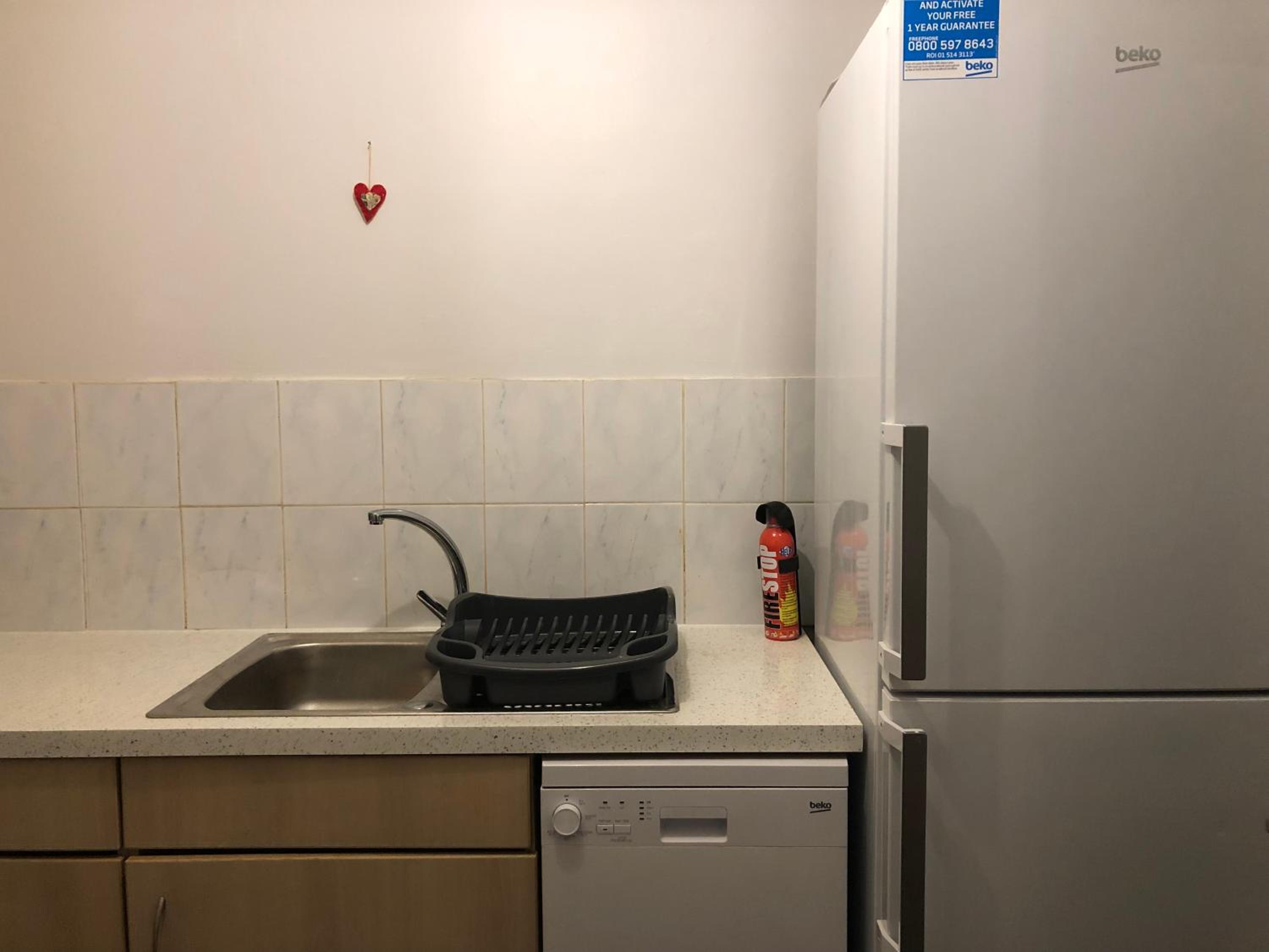 Thames View & free parking - perfect long stay workers only