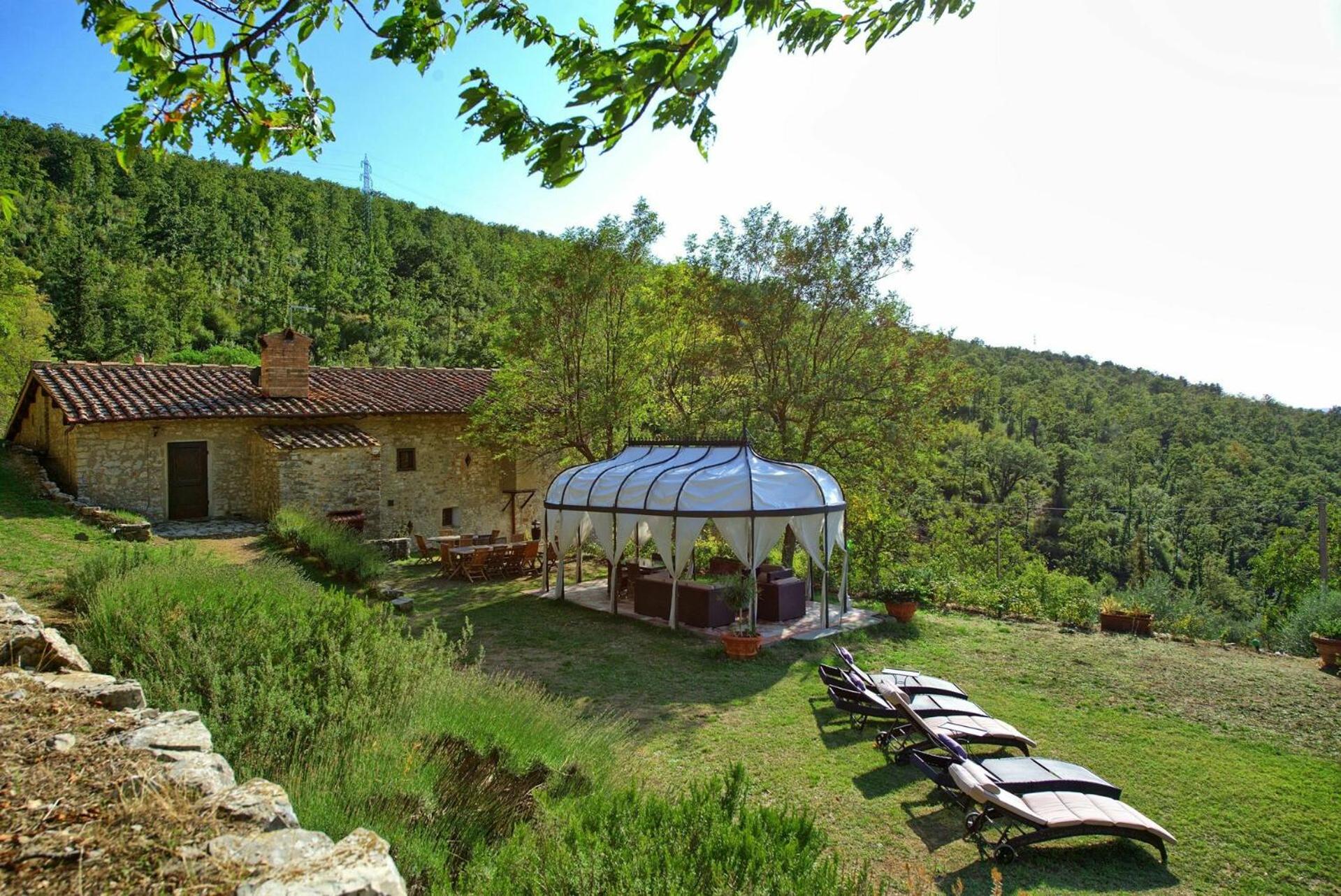 Villa Tenuta Lonciano by PosarelliVillas