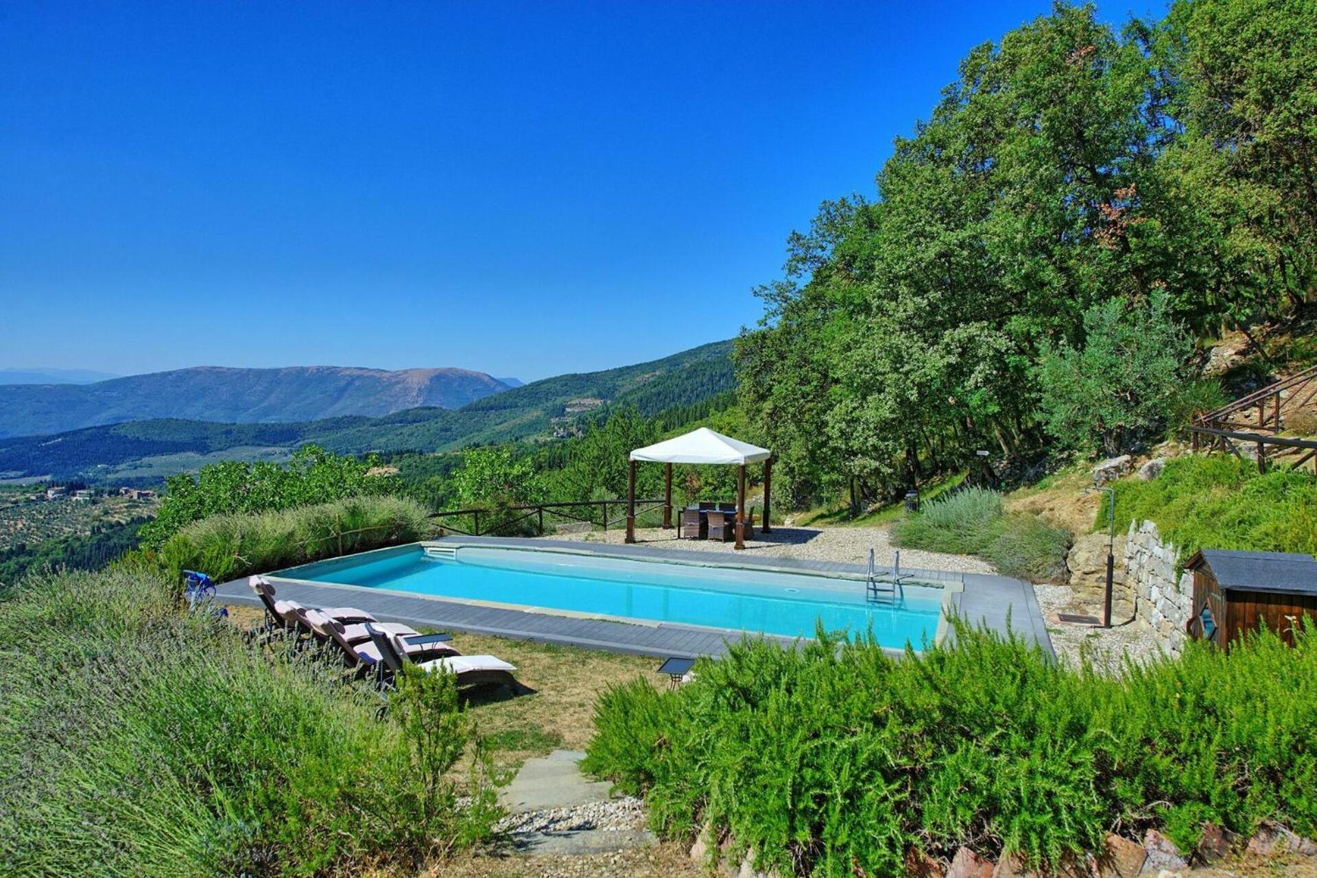 Villa Tenuta Lonciano by PosarelliVillas