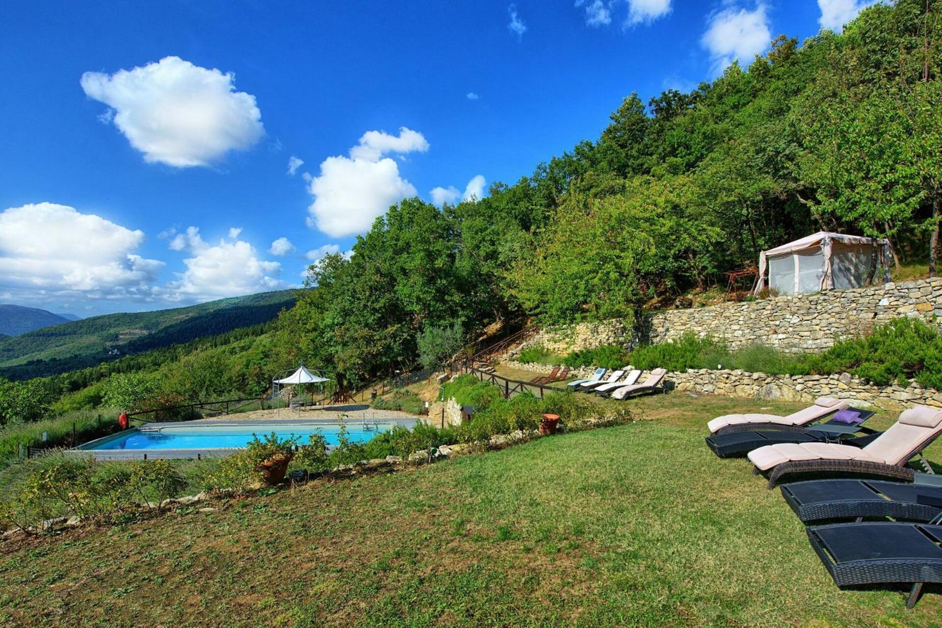 Villa Tenuta Lonciano by PosarelliVillas