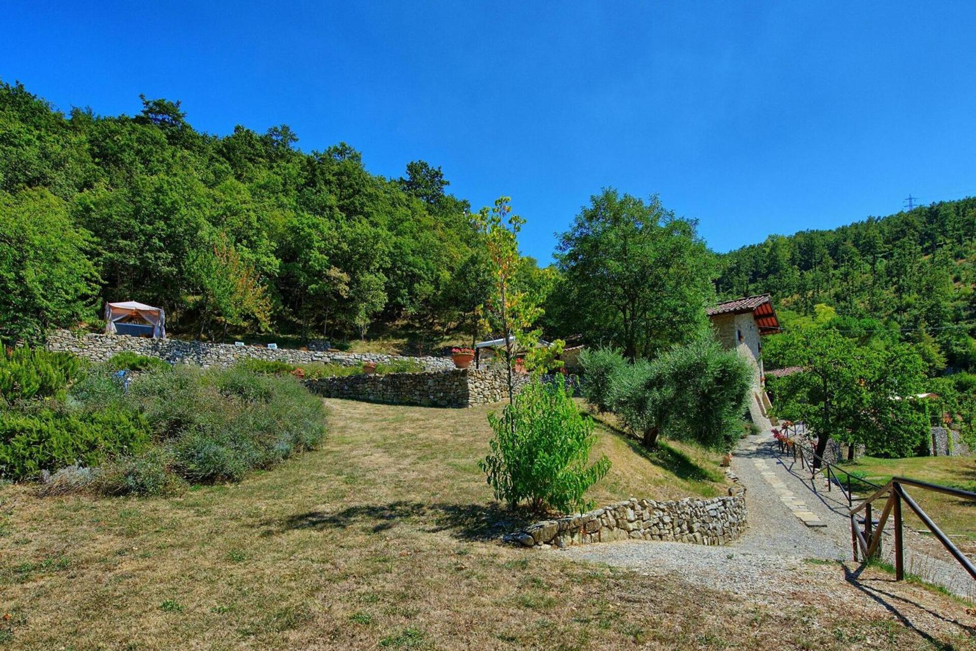 Villa Tenuta Lonciano by PosarelliVillas