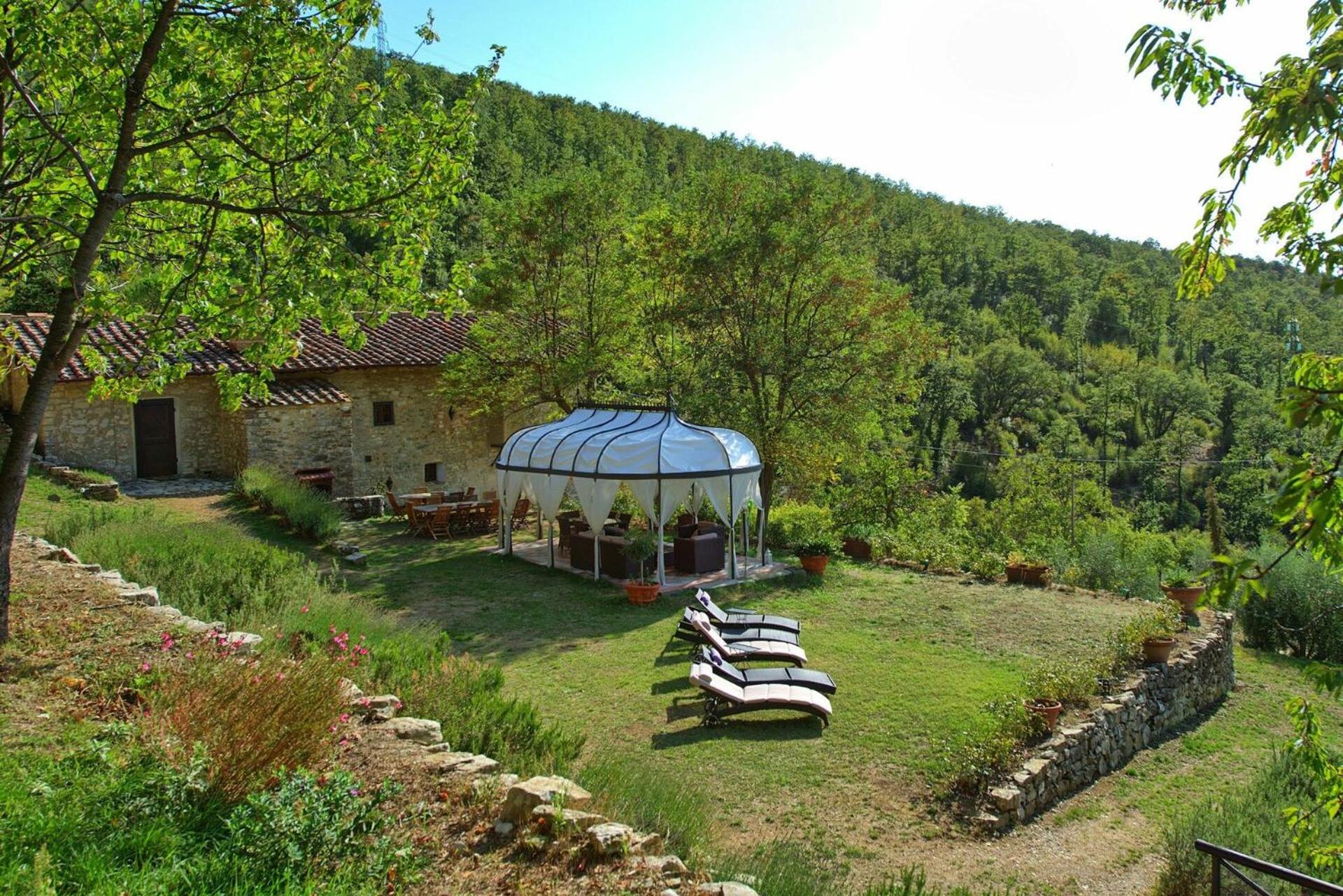Villa Tenuta Lonciano by PosarelliVillas