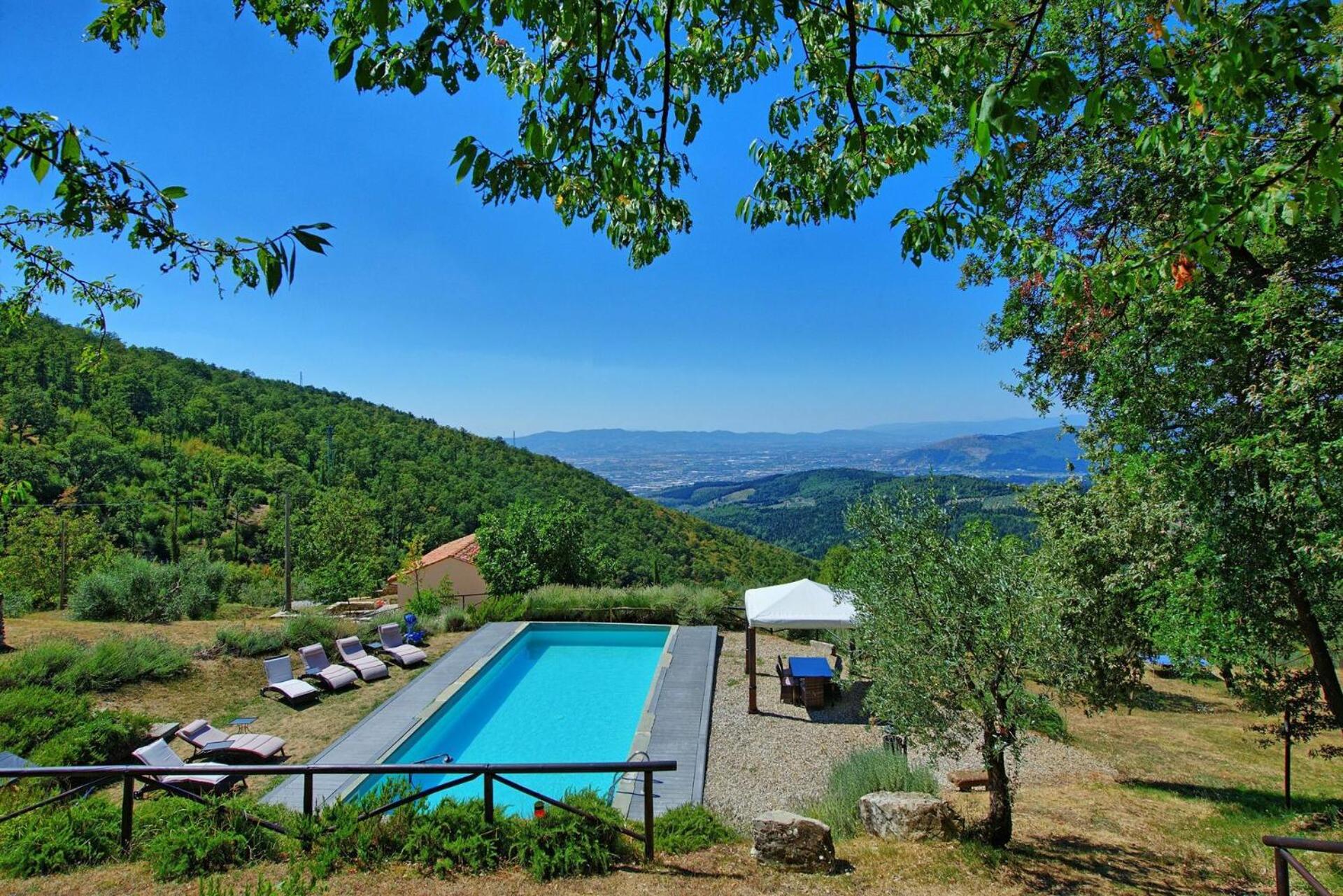 Villa Tenuta Lonciano by PosarelliVillas
