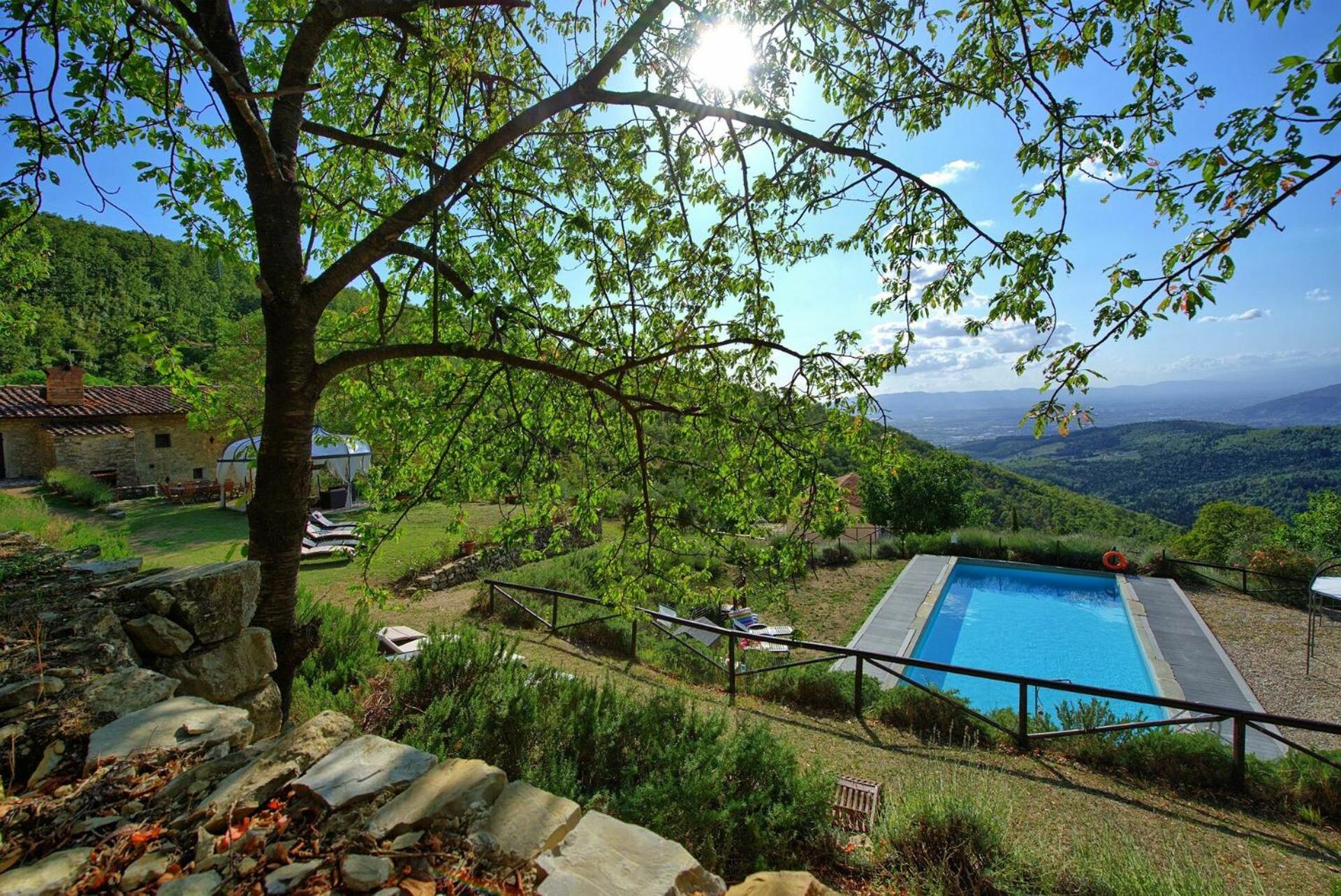 Villa Tenuta Lonciano by PosarelliVillas