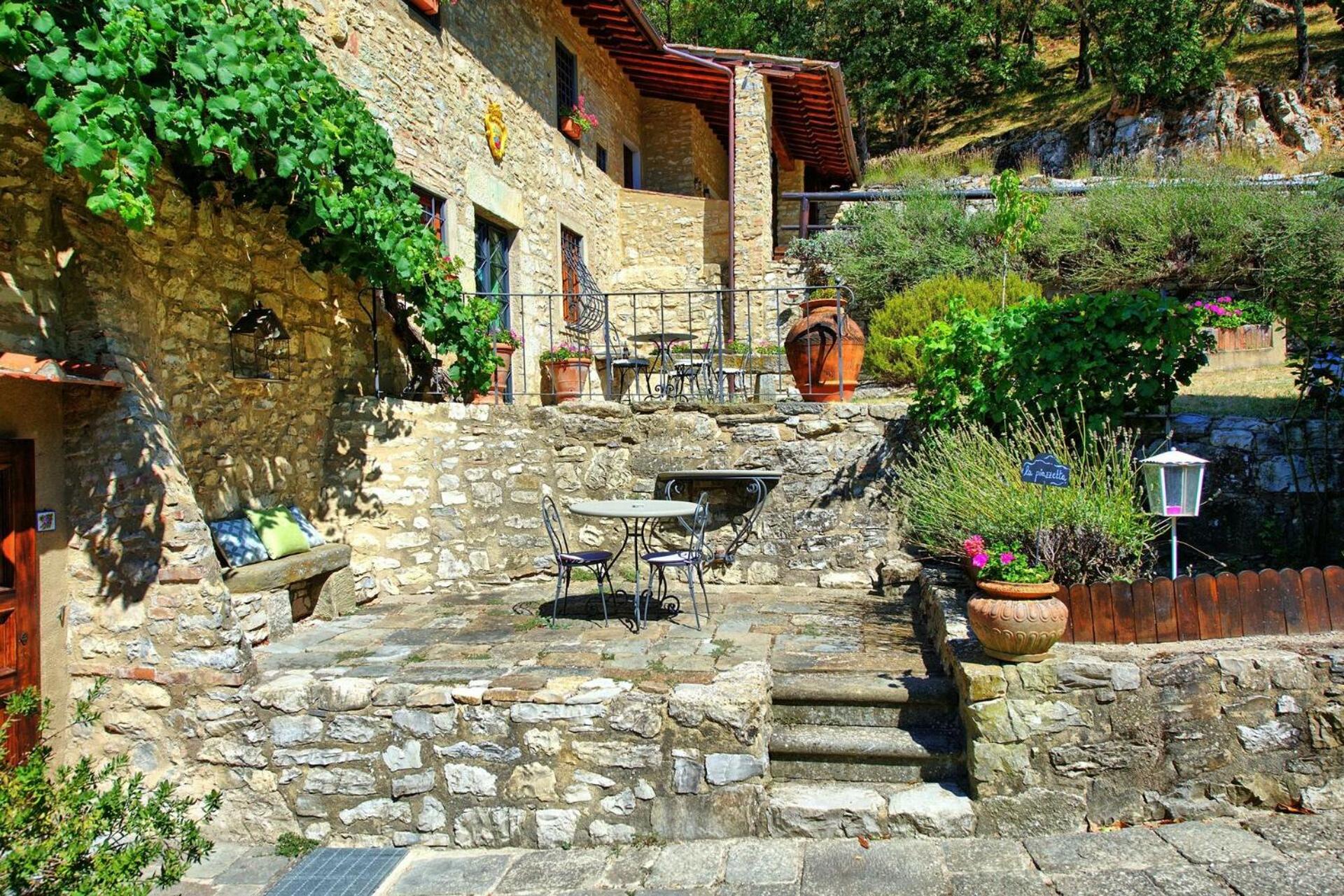Villa Tenuta Lonciano by PosarelliVillas