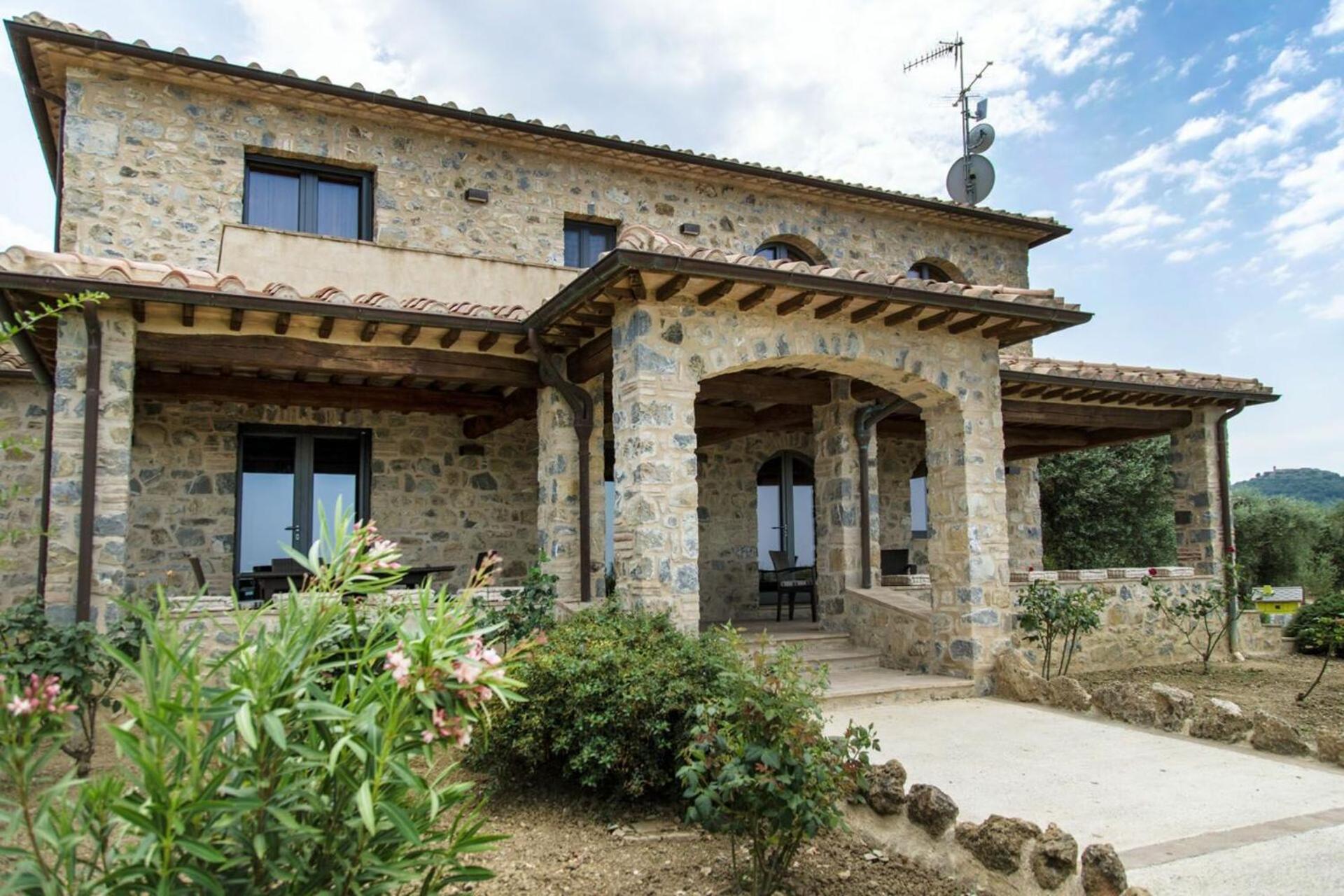 Villa Chiugi by PosarelliVillas