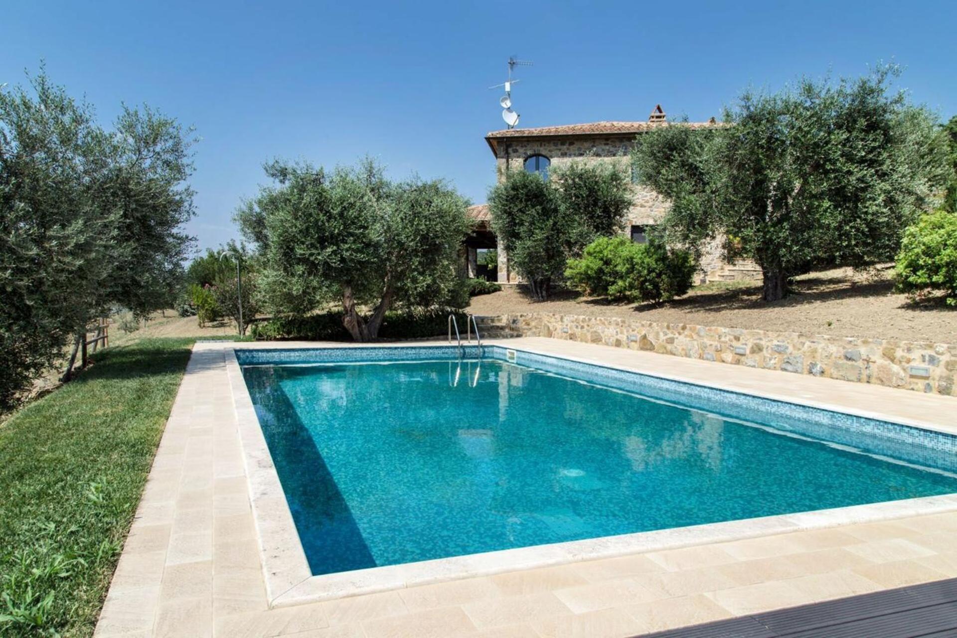 Villa Chiugi by PosarelliVillas