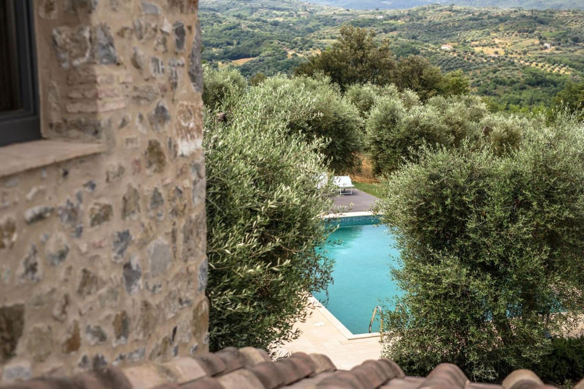 Villa Chiugi by PosarelliVillas