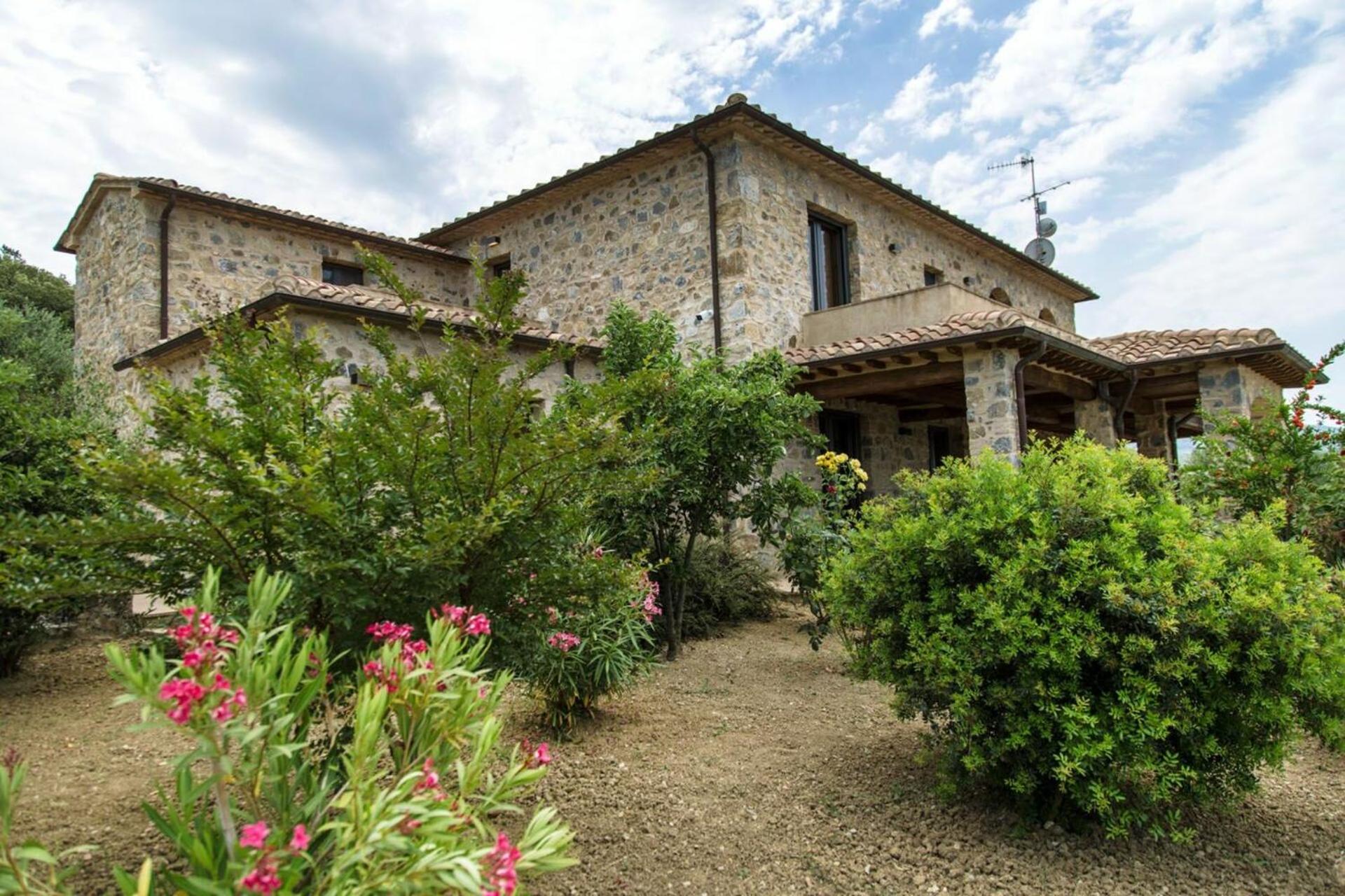 Villa Chiugi by PosarelliVillas