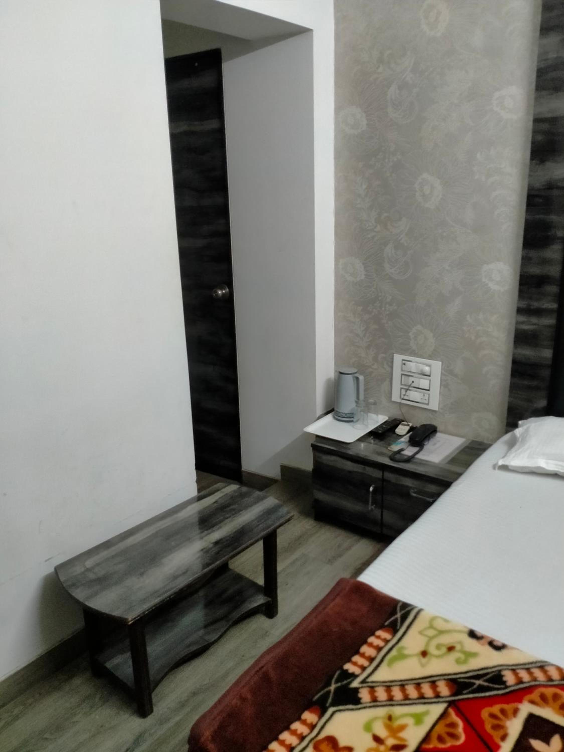 Hotel Broadway Colaba photo 5