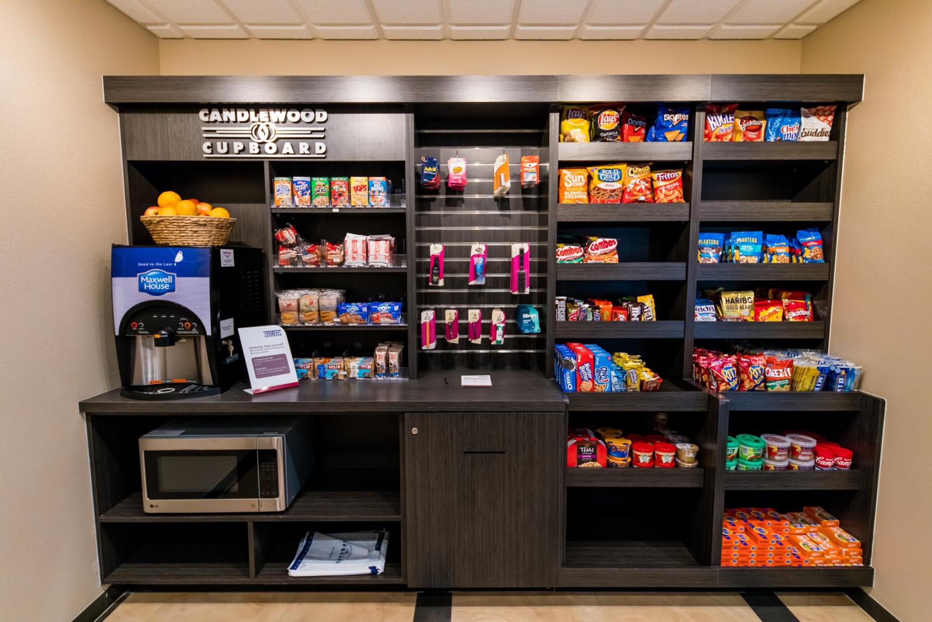 Fairbanks Vacations - Candlewood Suites - Fairbanks, an IHG Hotel - Property Image 70