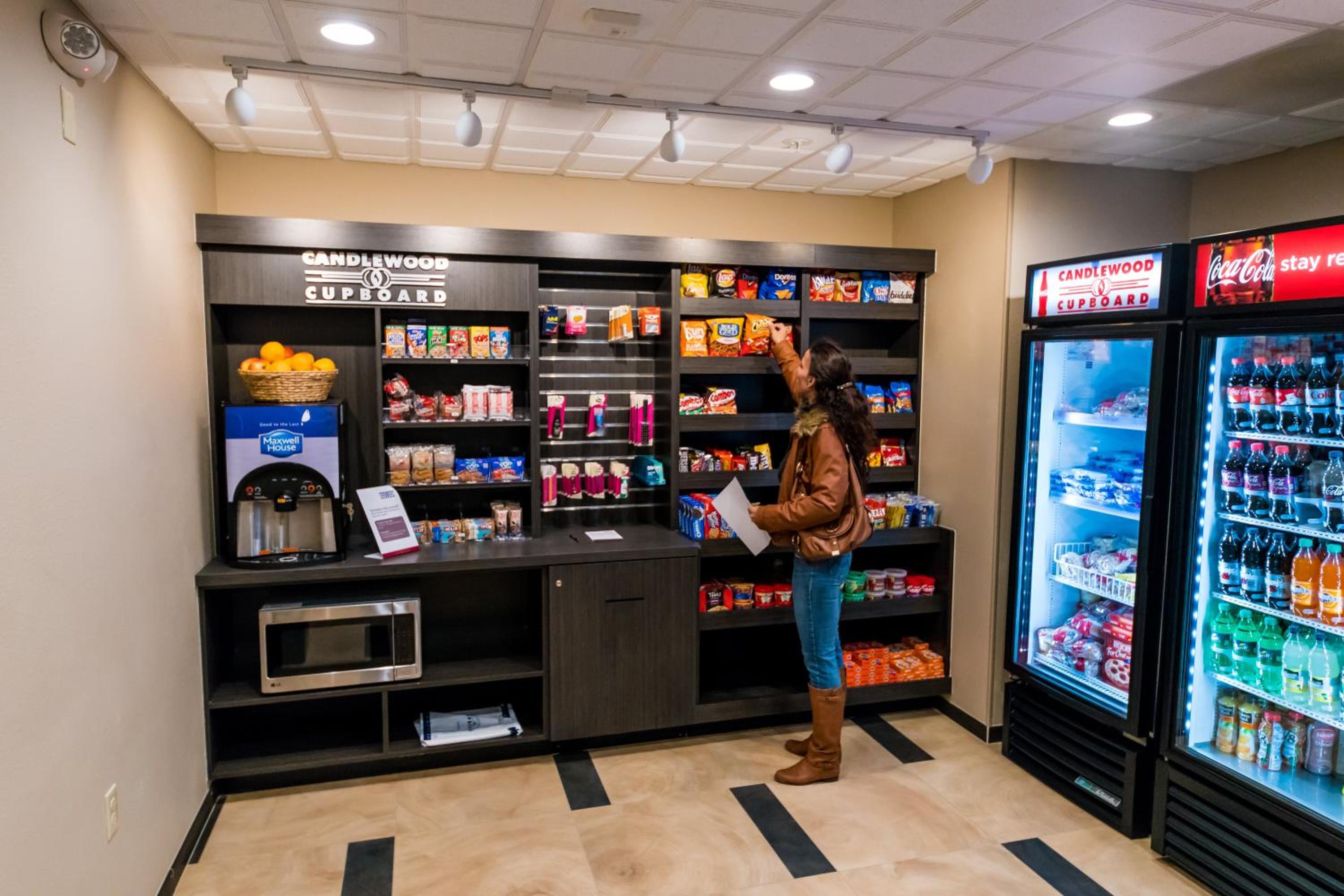 Fairbanks Vacations - Candlewood Suites - Fairbanks, an IHG Hotel - Property Image 72