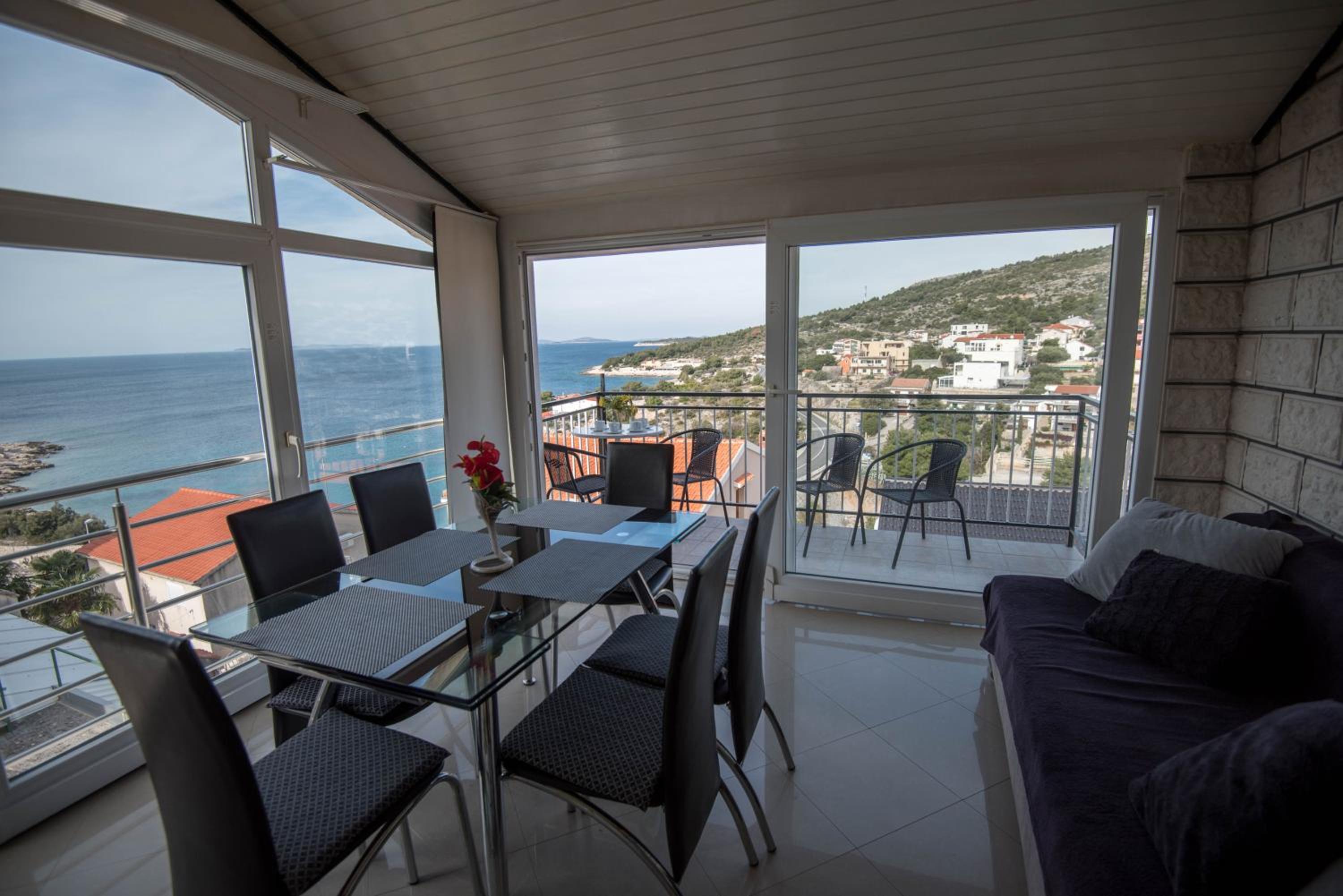Apartment Miro view 5