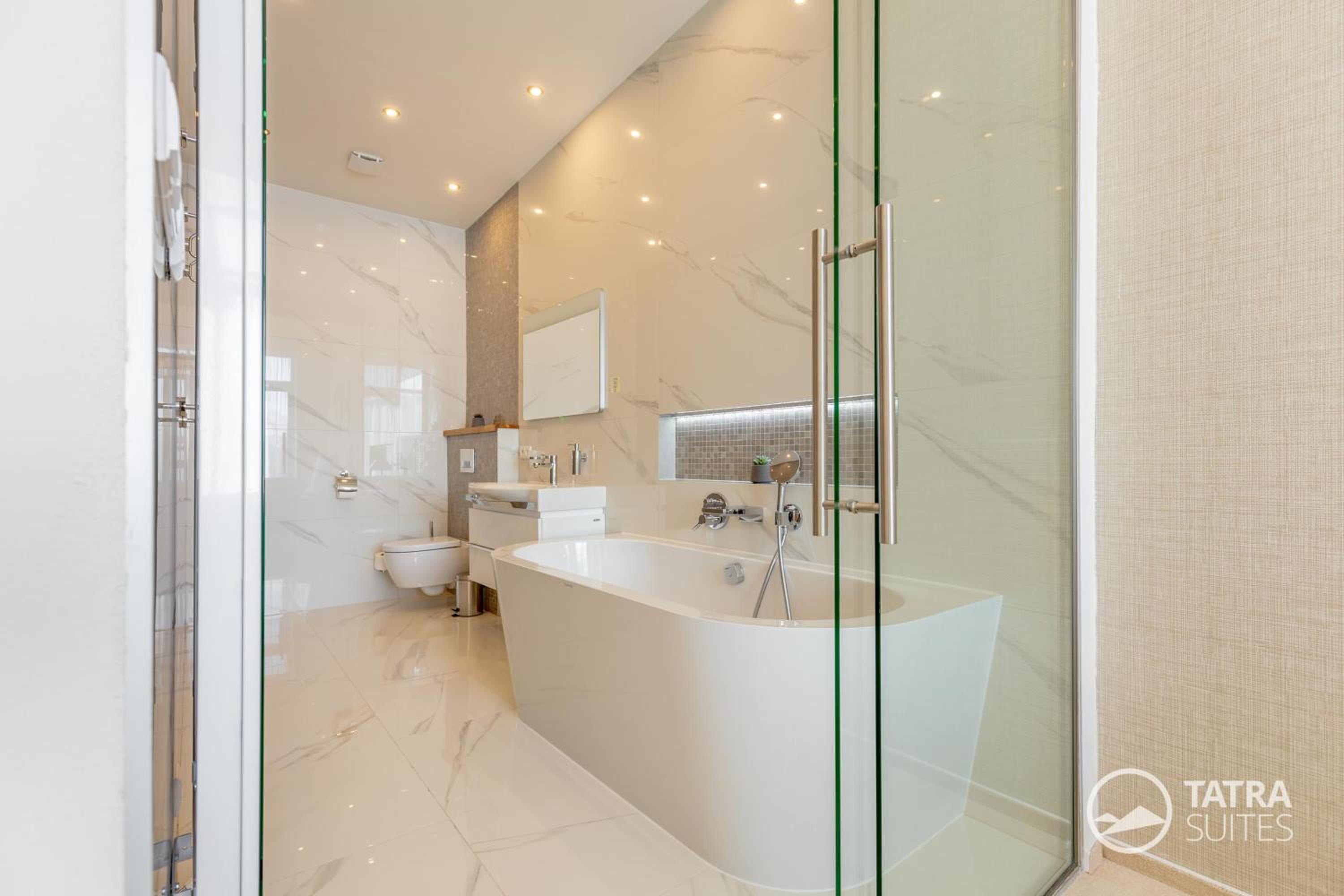TATRA SUITES Senior Lux Apartment C413 view 4