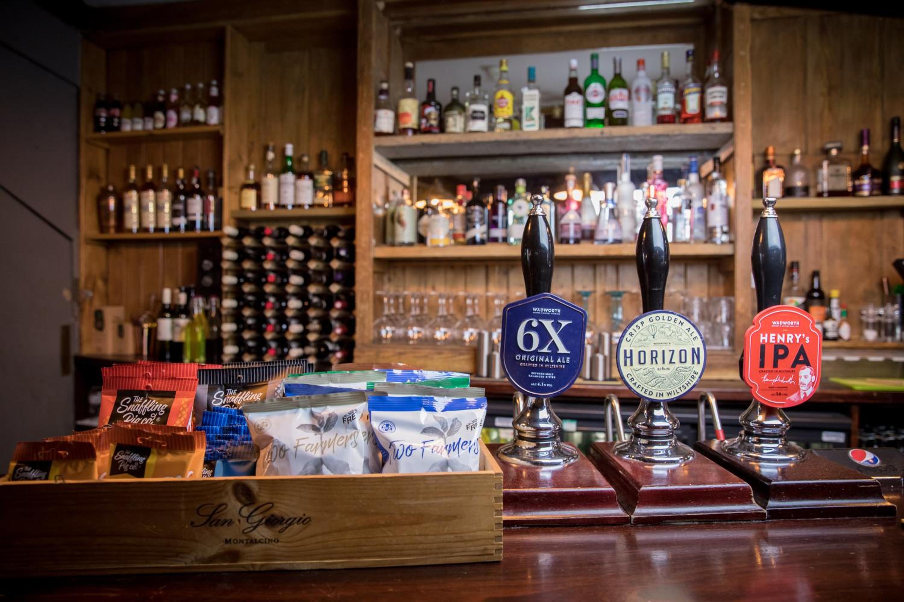 Devizes Vacations - The Black Swan Inn - Property Image 8