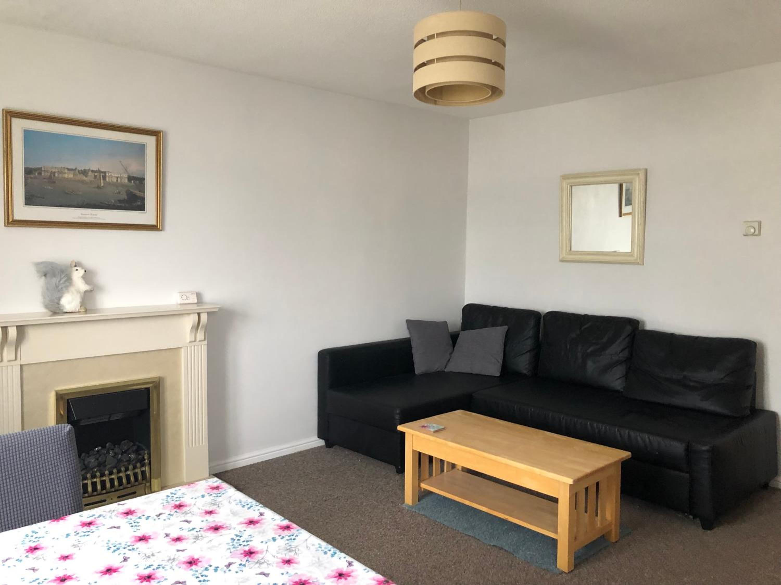 Thames View & free parking - perfect long stay workers only