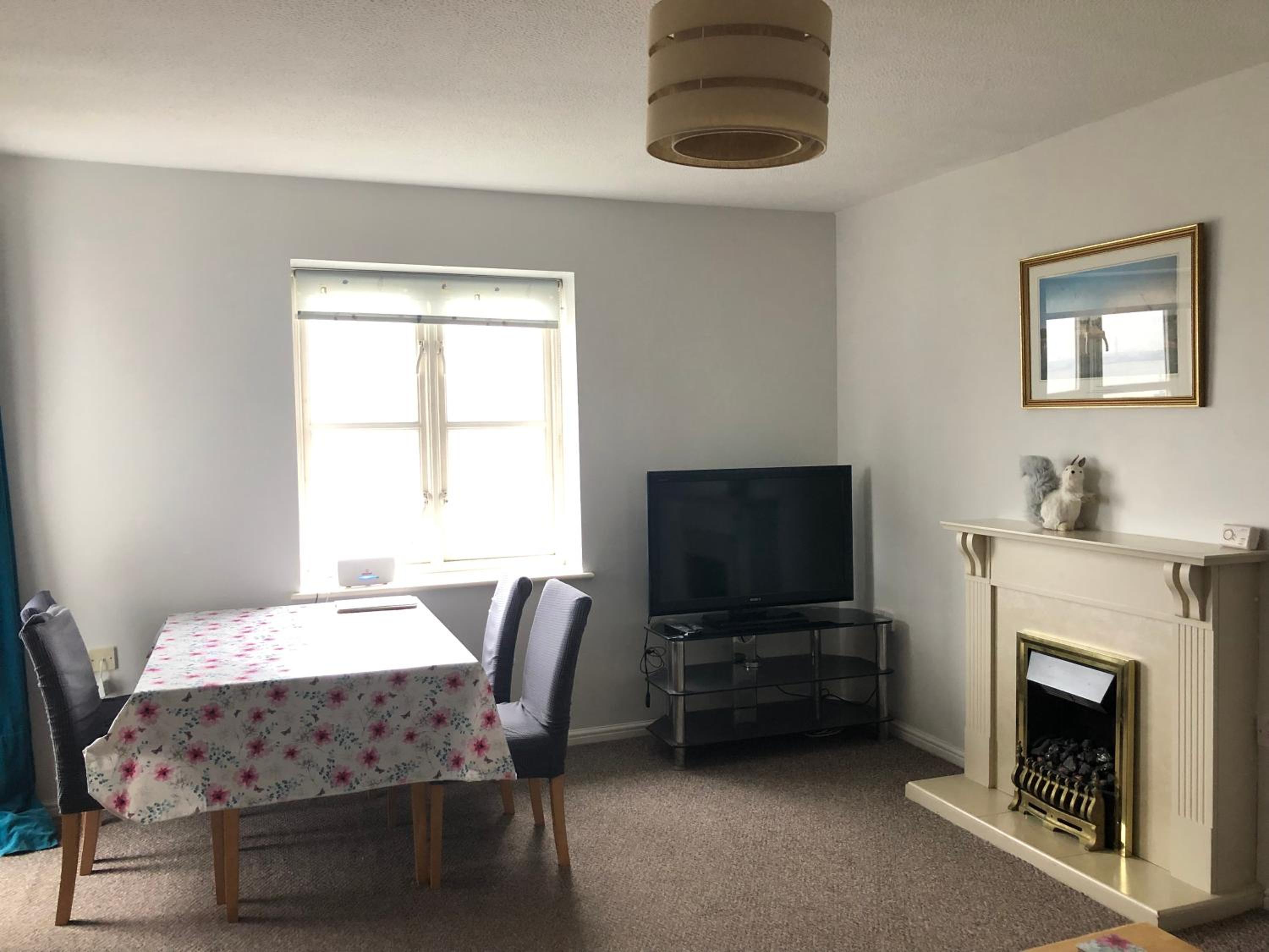 Thames View & free parking - perfect long stay workers only