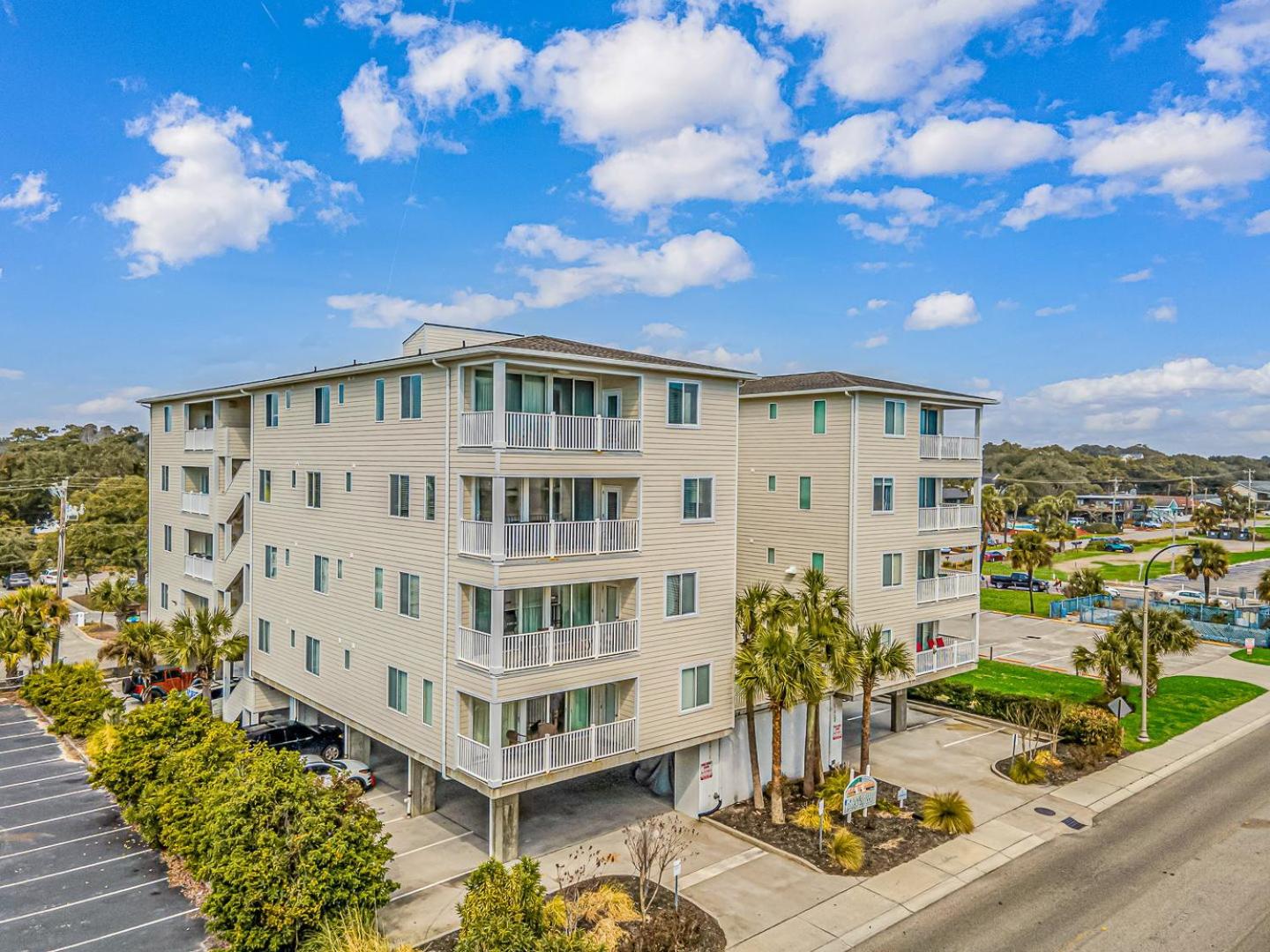 Ocean Breeze Luxury Villas 3D, Nicely Updated! Across From The Ocean! Sleeps 18 ! view 4