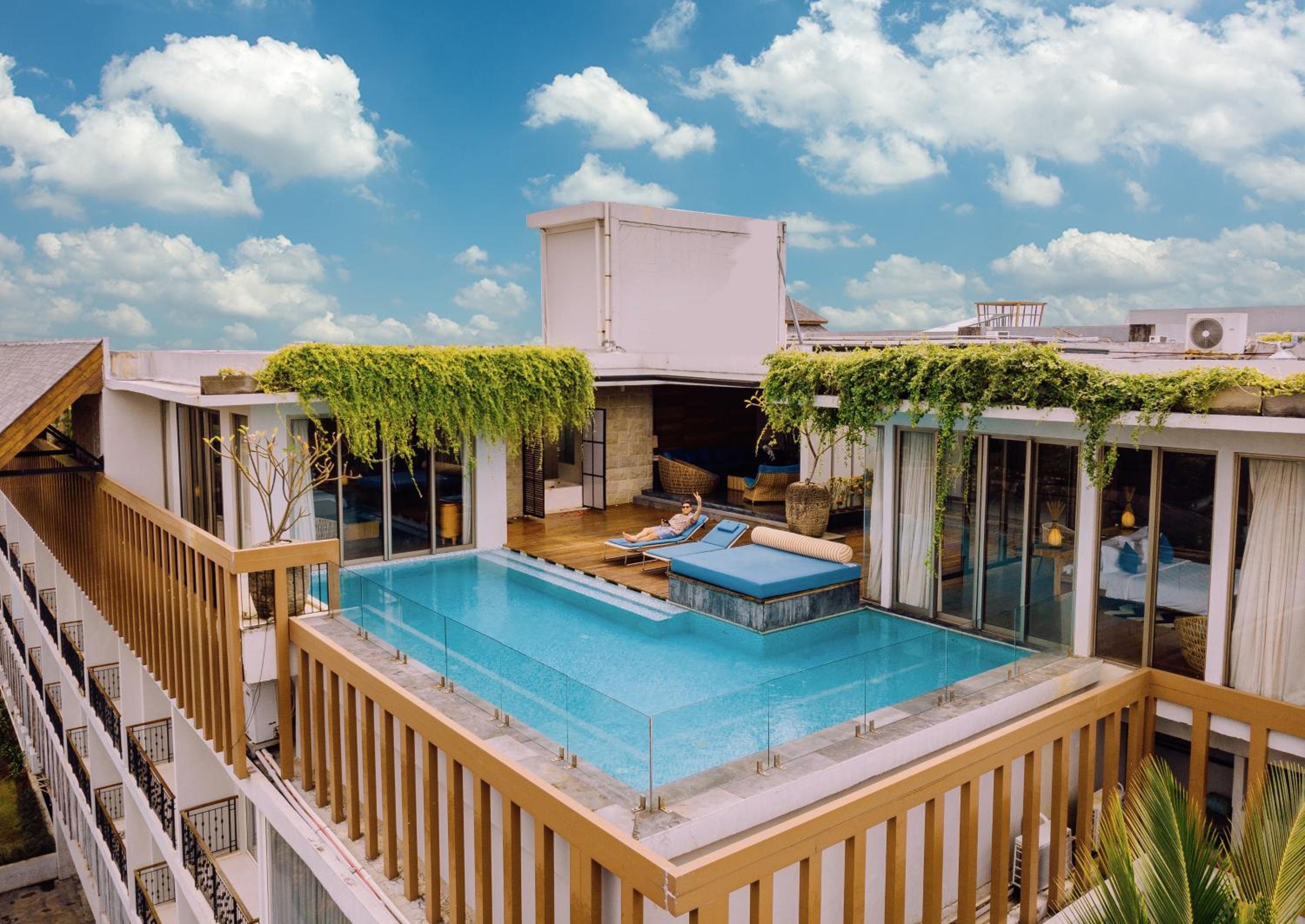 TS SUITES Seminyak Bali