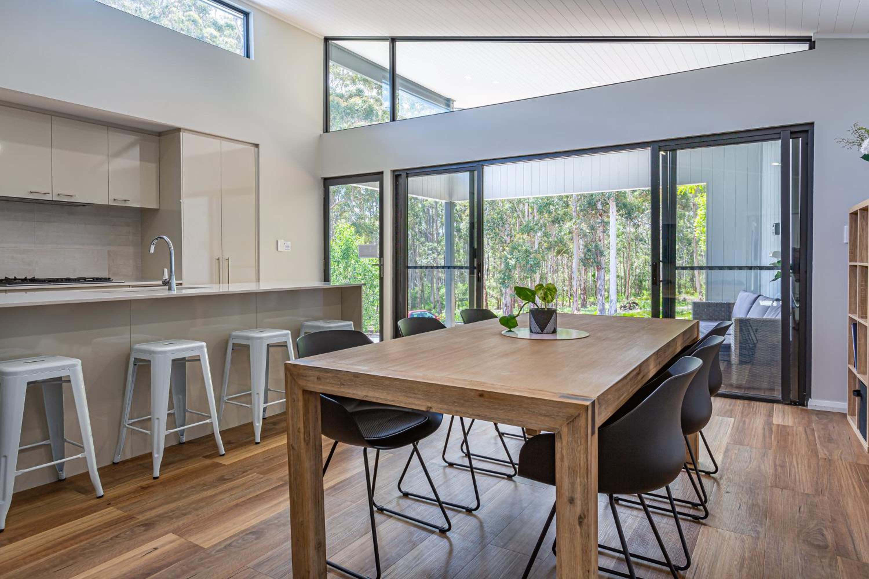 Forest Getaway - walk to Margaret River town - NEW