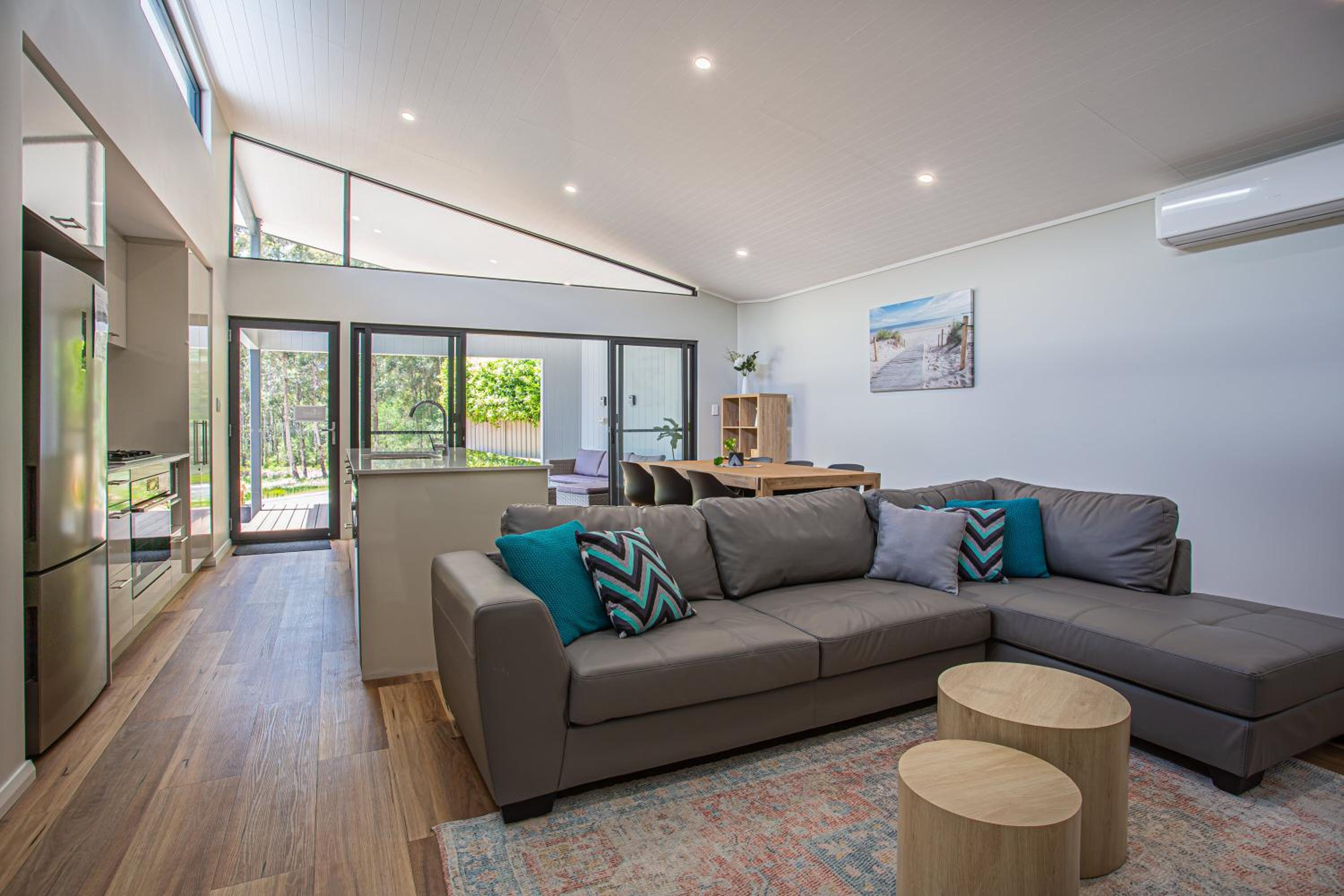 Forest Getaway - walk to Margaret River town - NEW