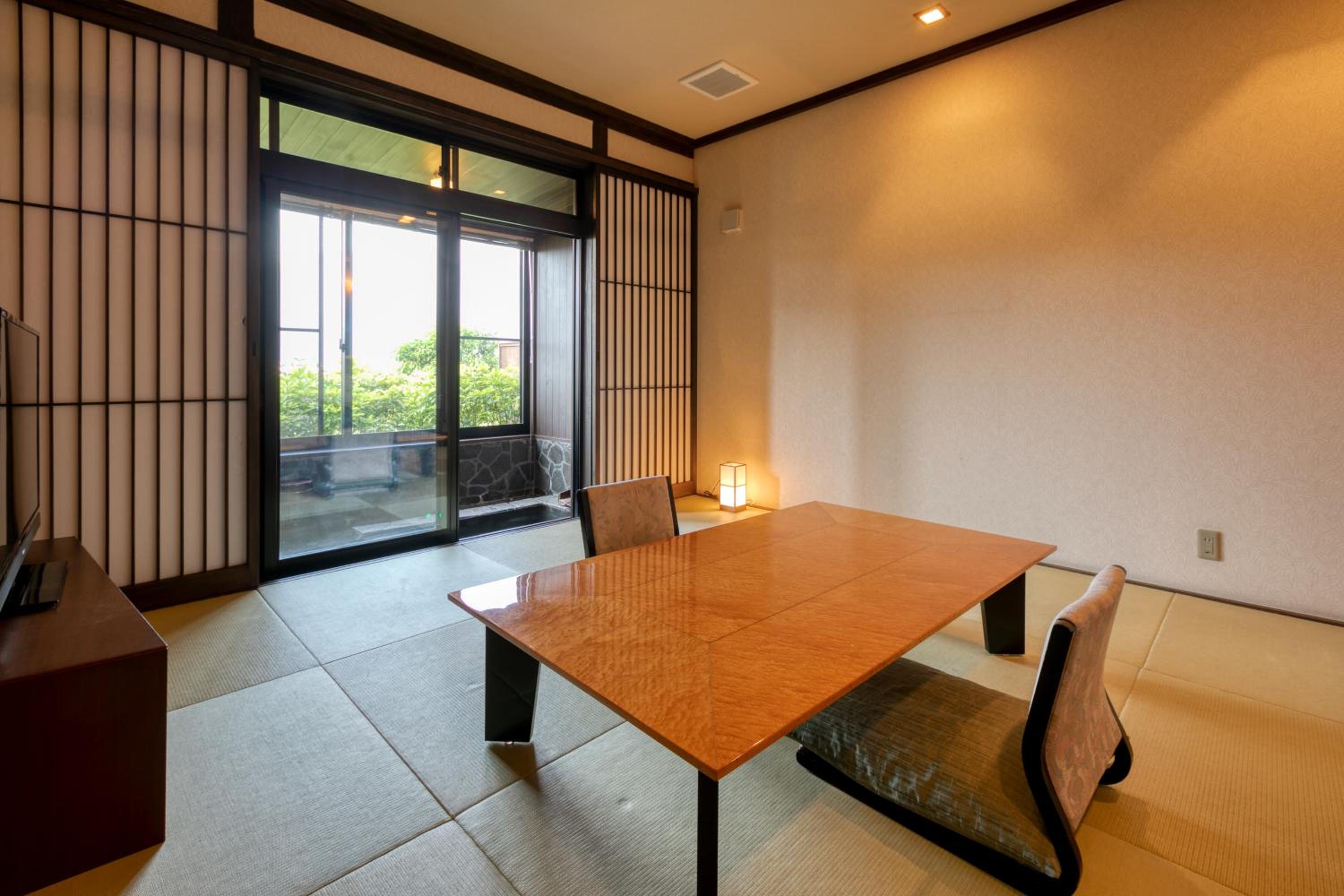 Yufuin Onsen Toshoan