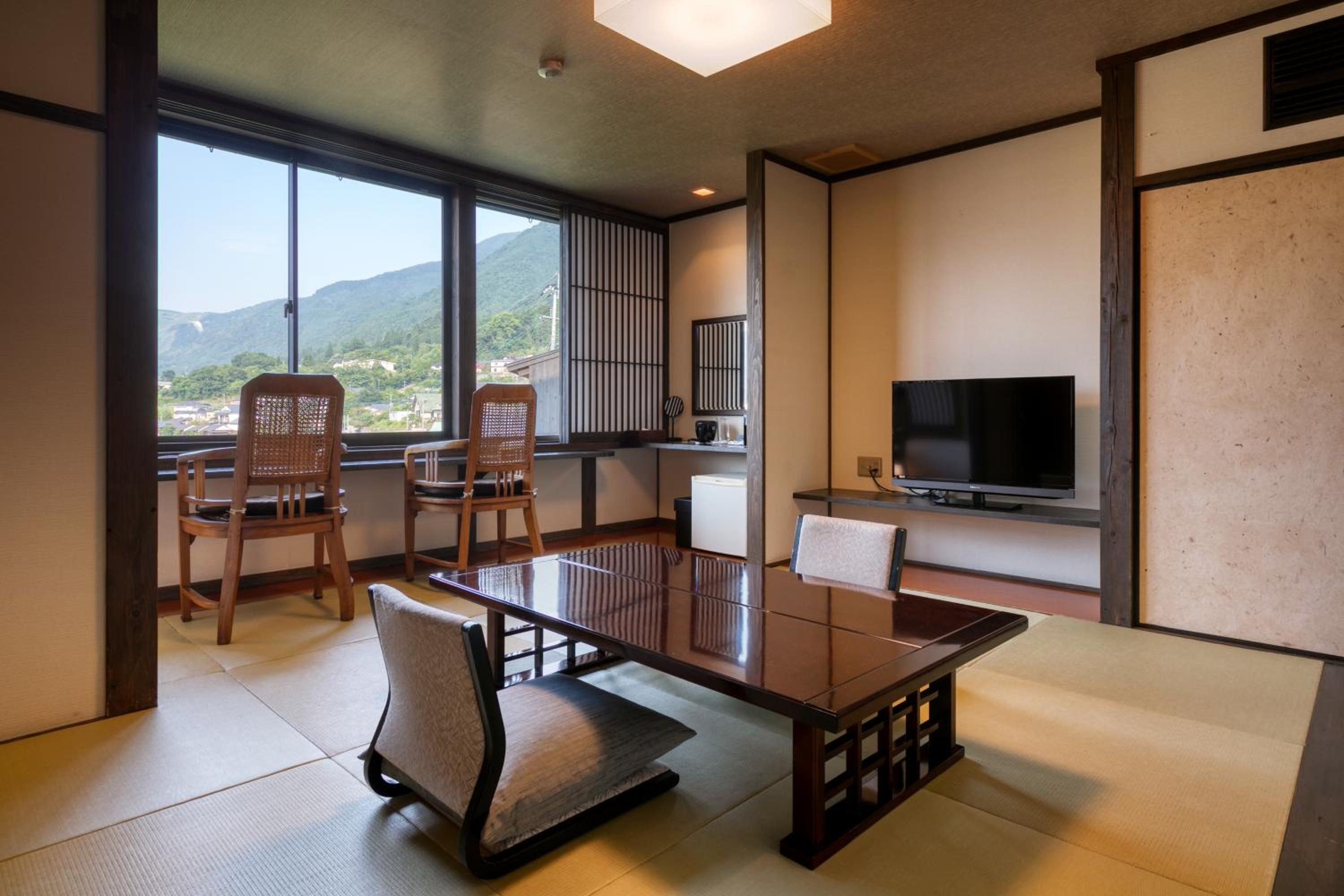 Yufuin Onsen Toshoan