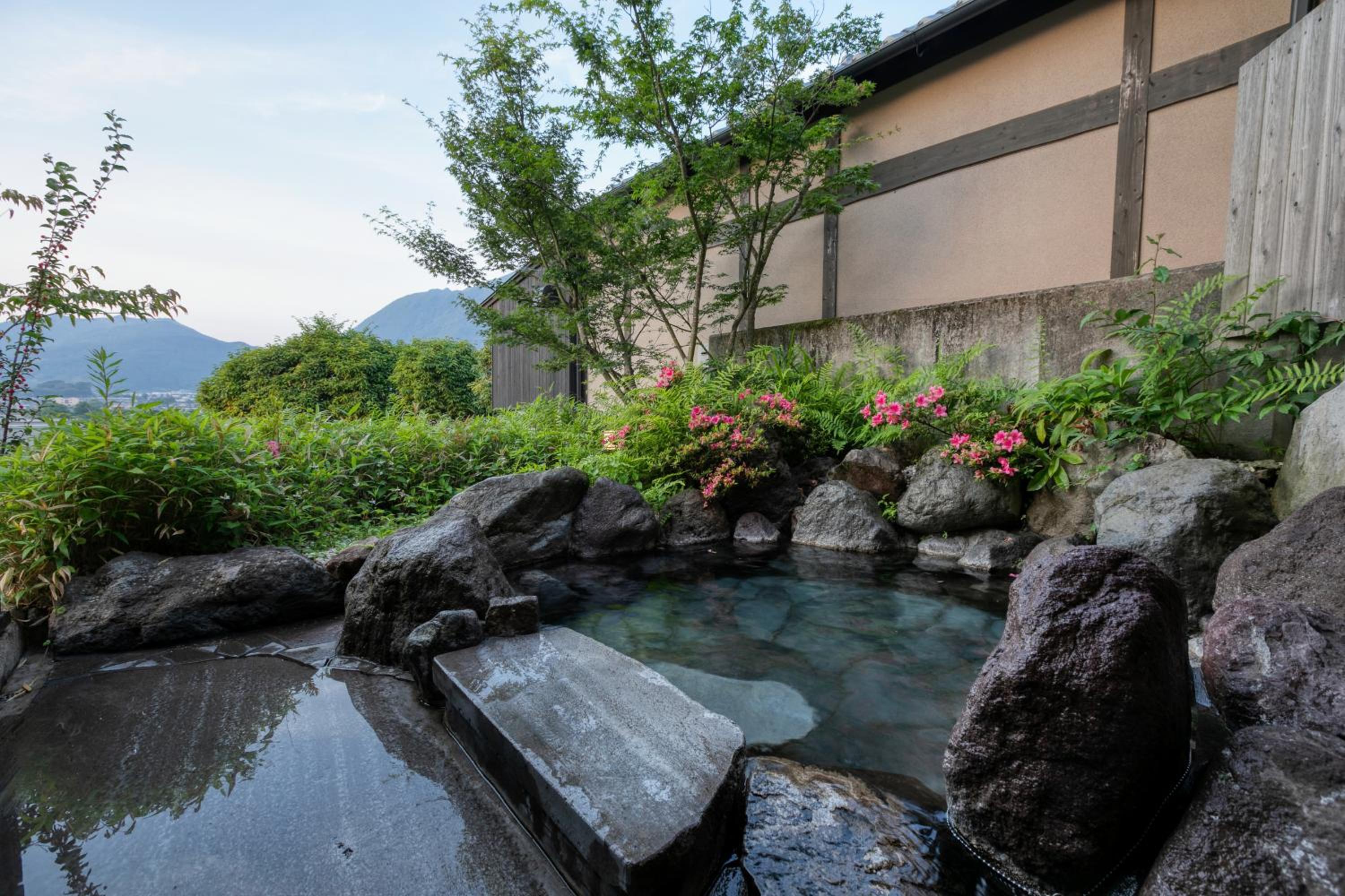 Yufuin Onsen Toshoan