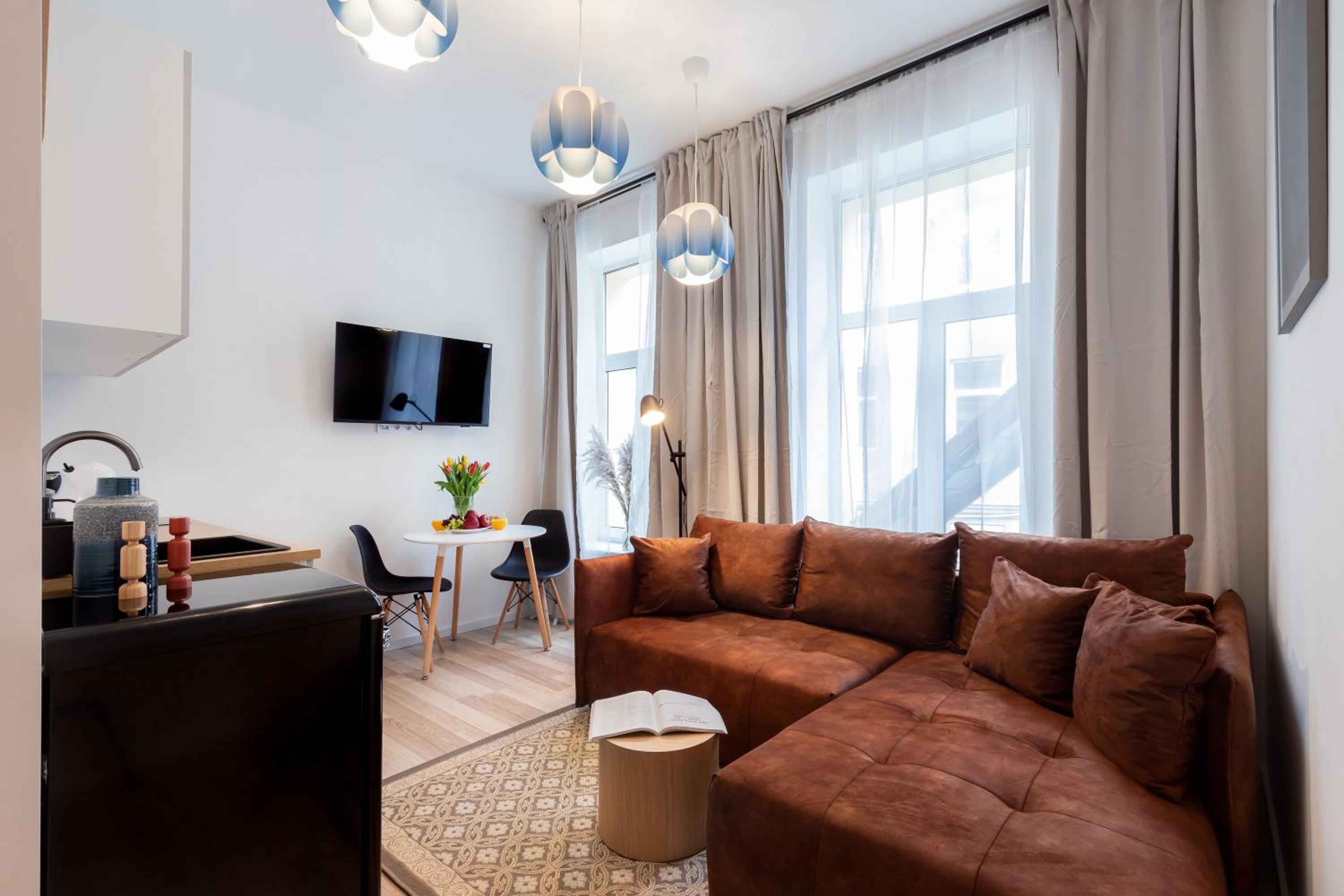 #stayhere - Modern & Central Studio Apartments view 3