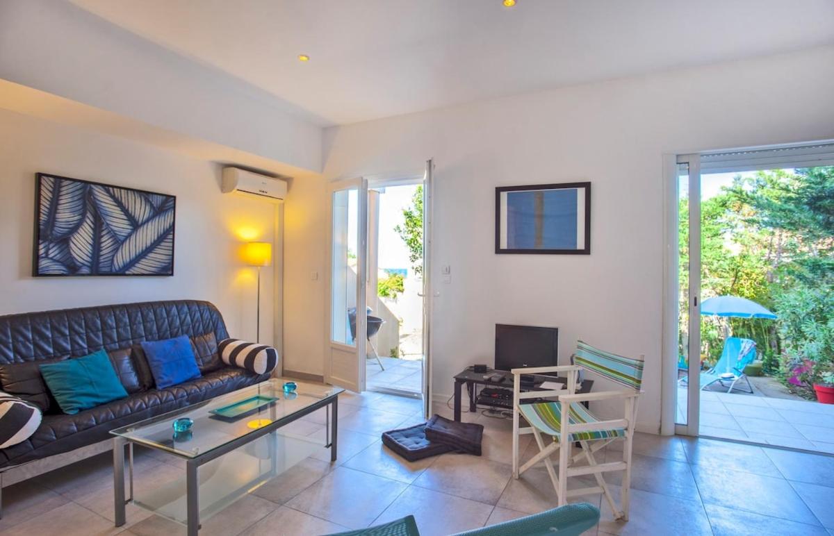 Casa Estel - Blue apartment in downtown of Erbalunga view 2
