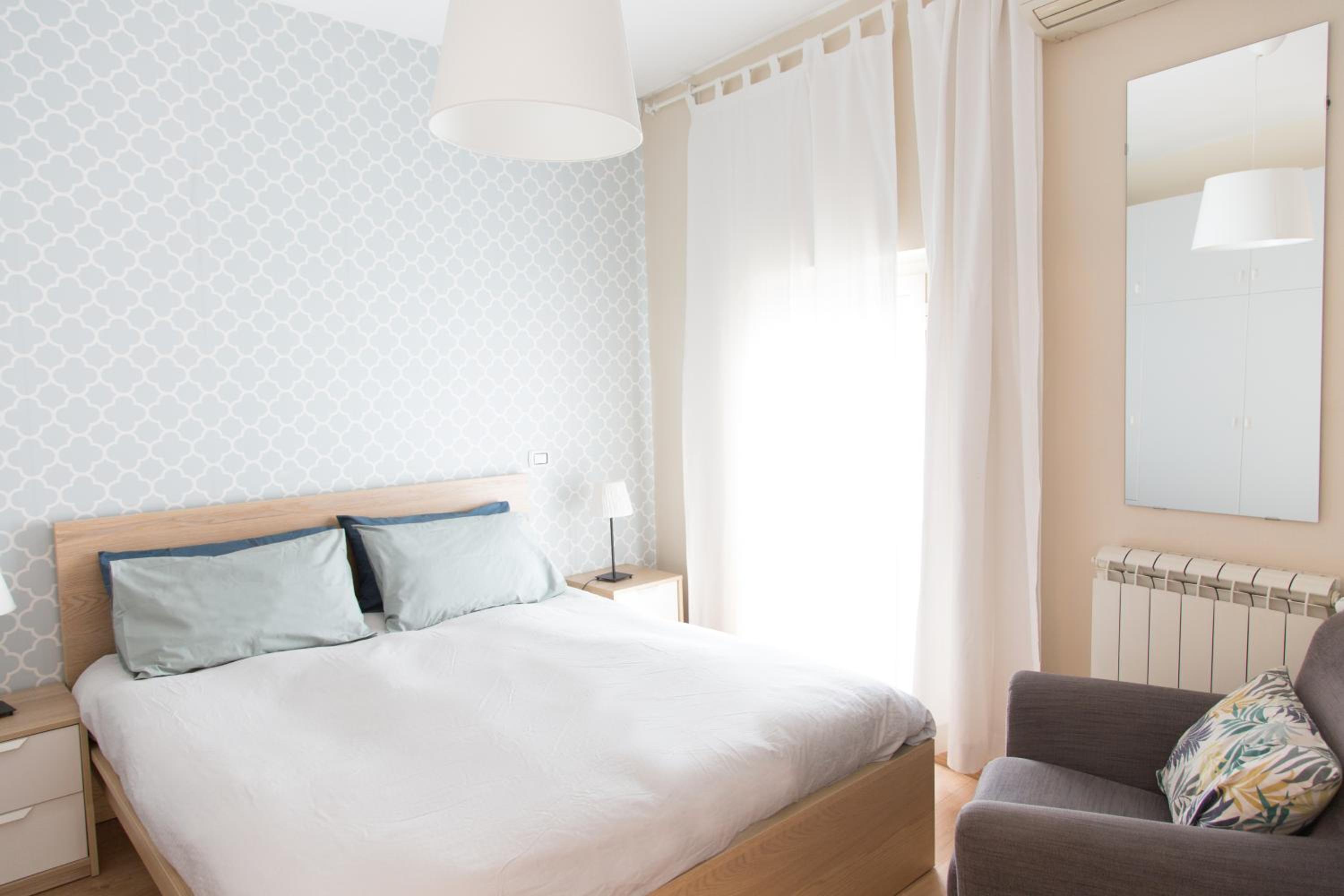 Casa Luce en Rome — hotel room