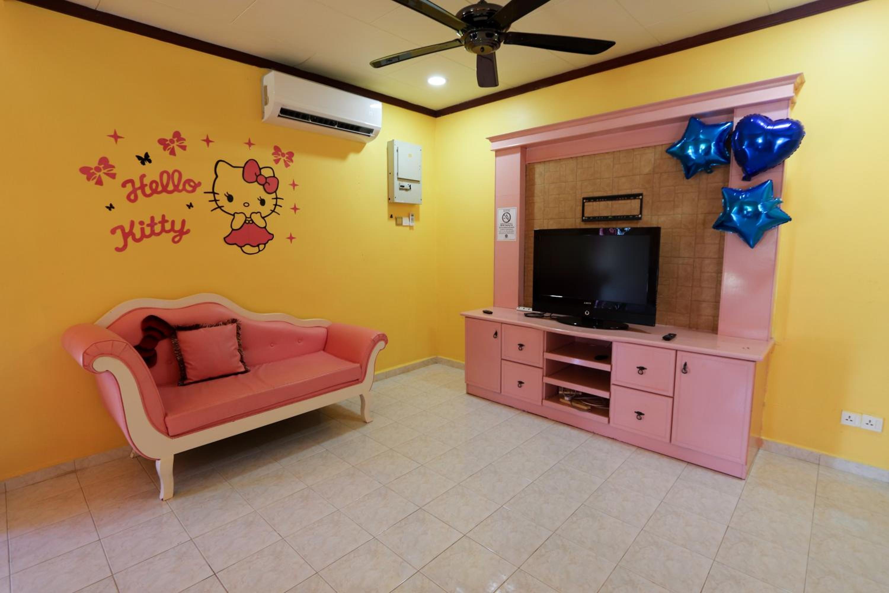 Kitty Paradise Lot 2950 photo 8