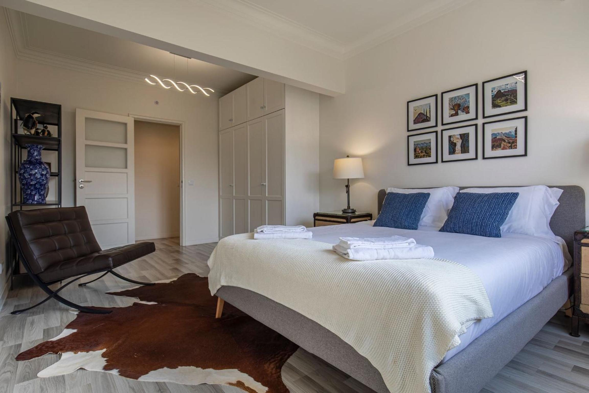 Glamorous Lisbon 2BDR Apartment by LovelyStay view 2