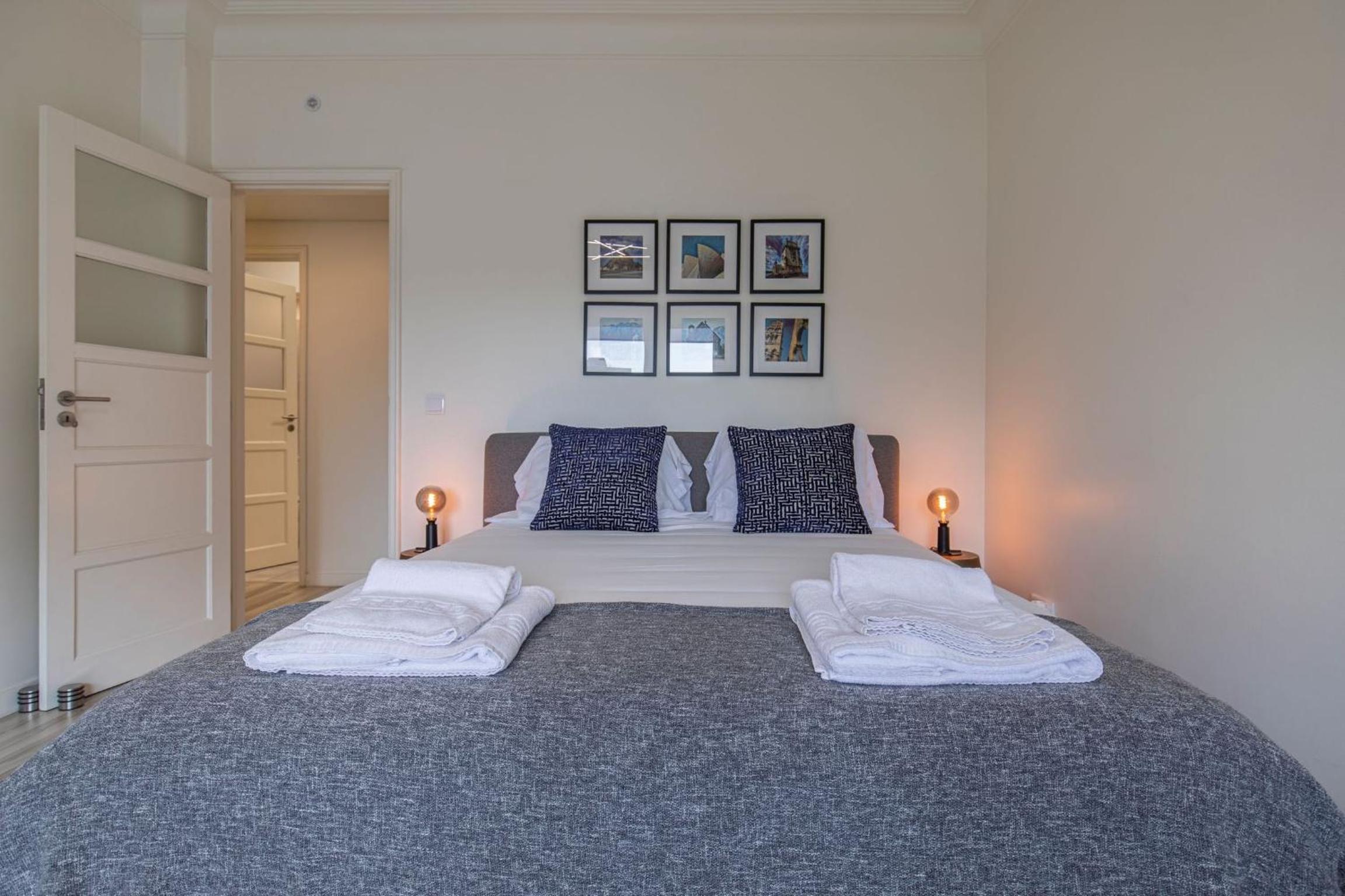 Glamorous Lisbon 2BDR Apartment by LovelyStay view 5