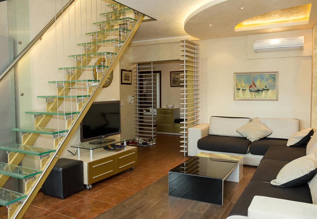 Under the Stars - Lux Penthouse with POOL and Terrace by Flat Mаnager view 2