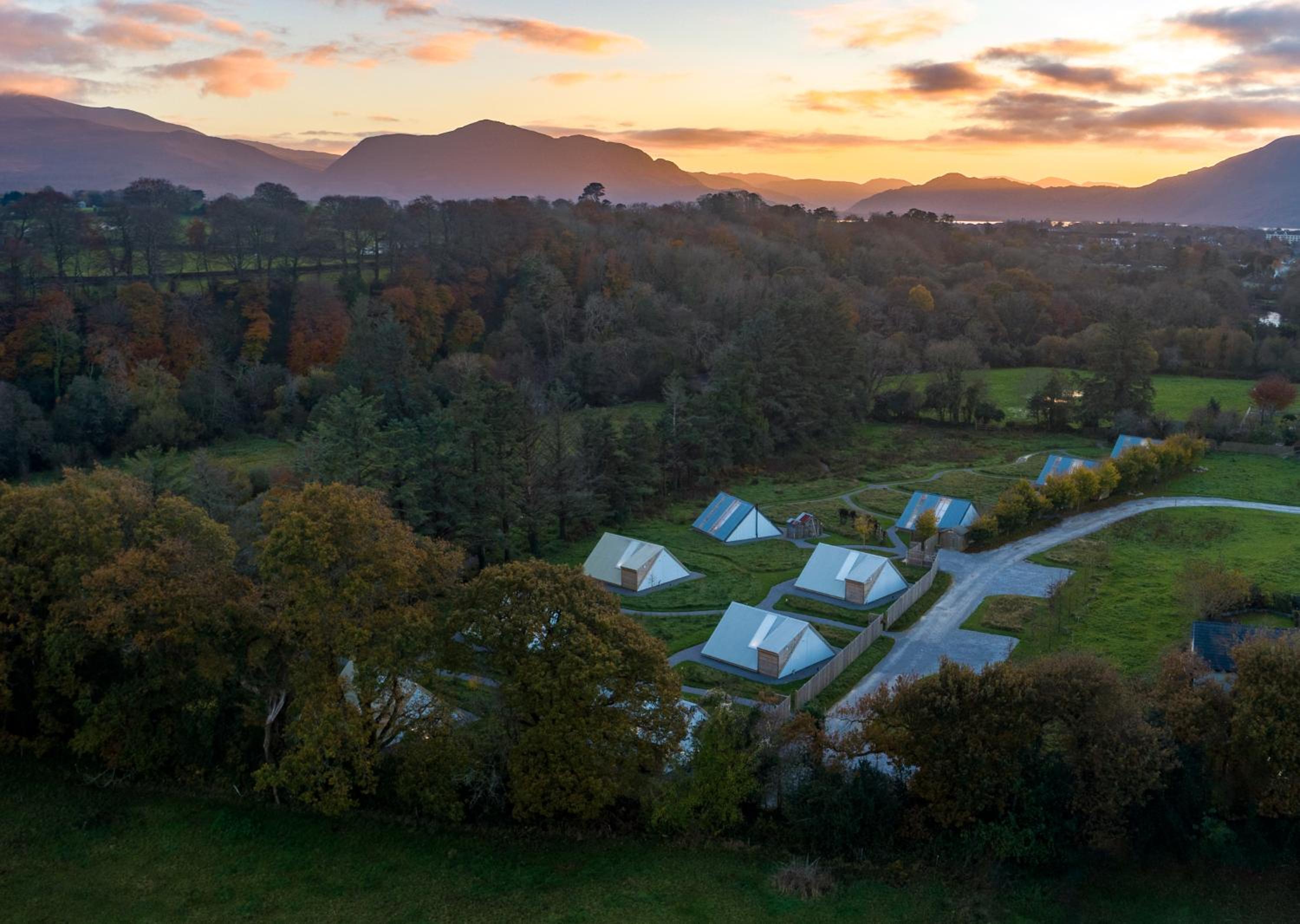 Hotel Killarney Glamping at the Grove, Suites and Lodges - Image 1